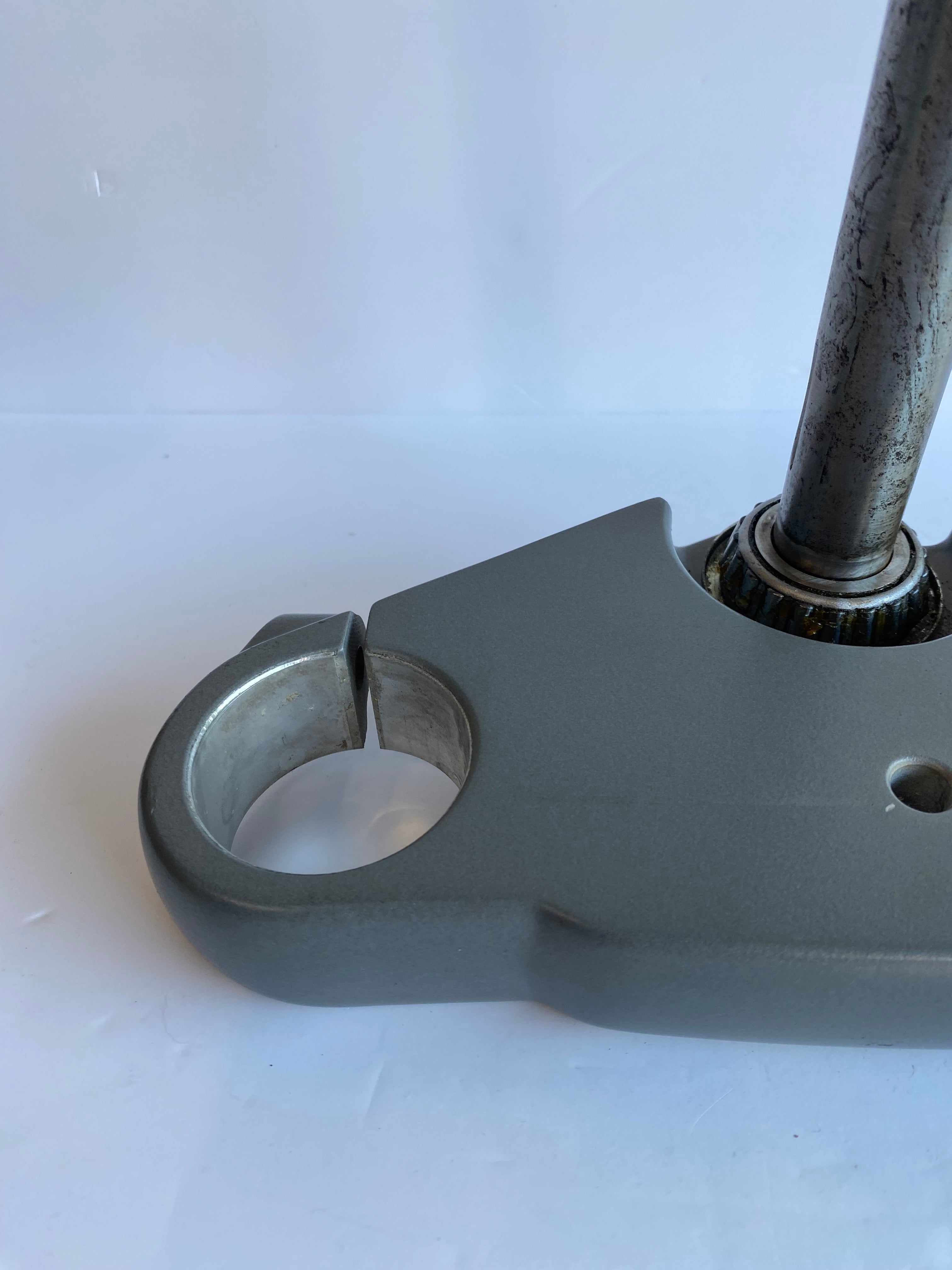 Té de fourche inférieur Softail Rocker Harley Davidson REF OEM 46429-08