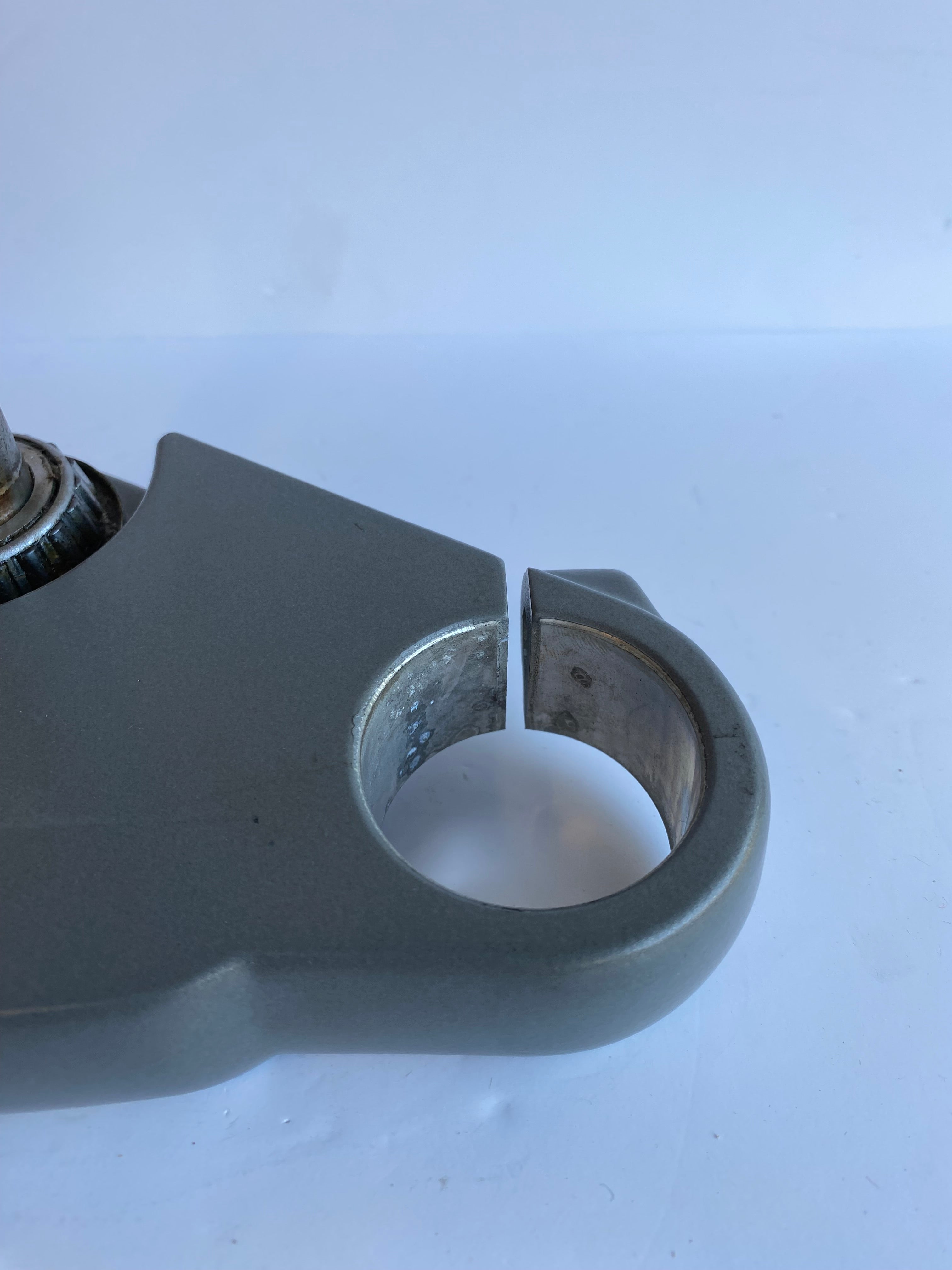 Té de fourche inférieur Softail Rocker Harley Davidson REF OEM 46429-08