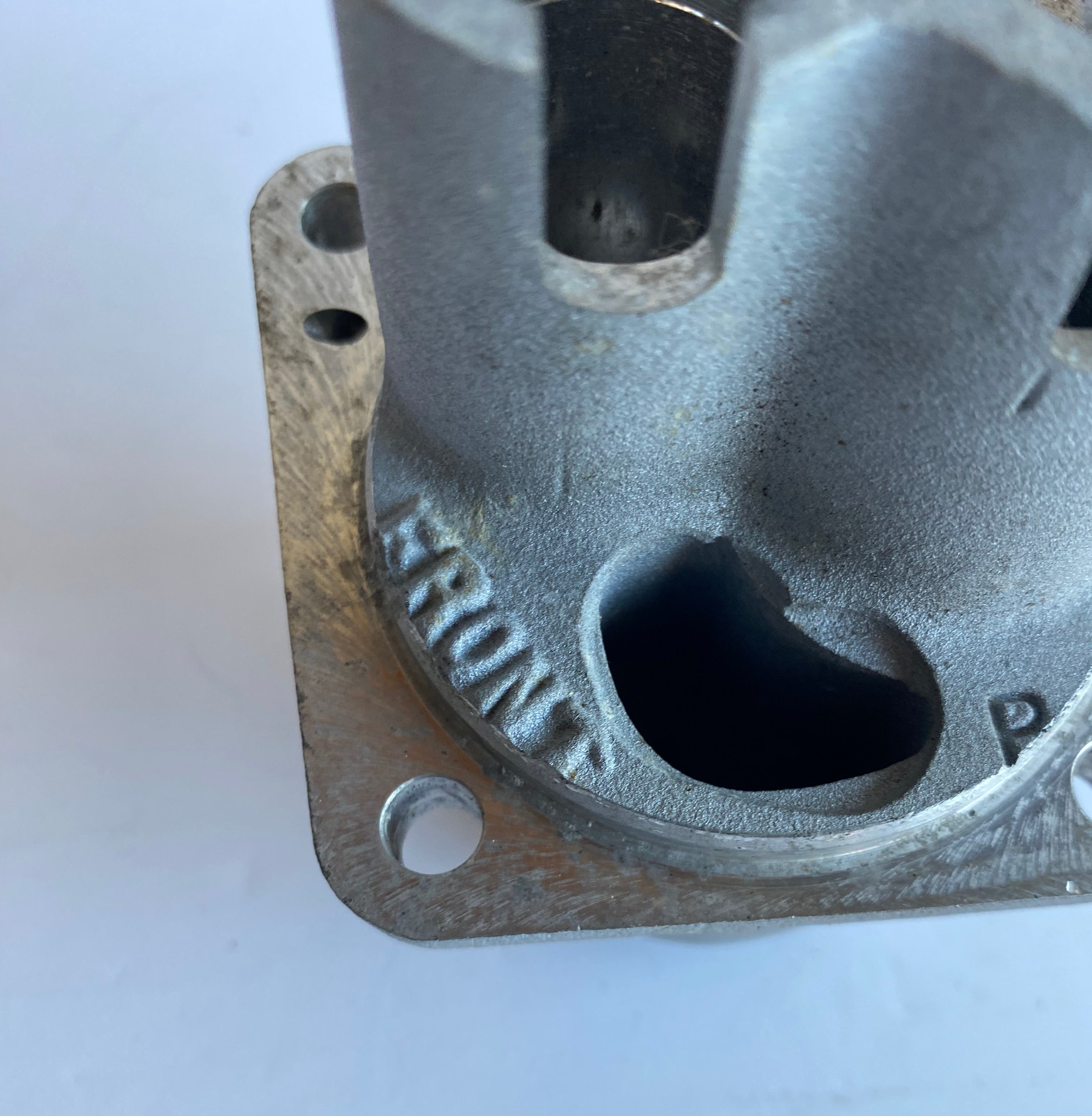Bloc poussoir avant moteur evo 1340 Harley Davidson REF OEM 18542-83C