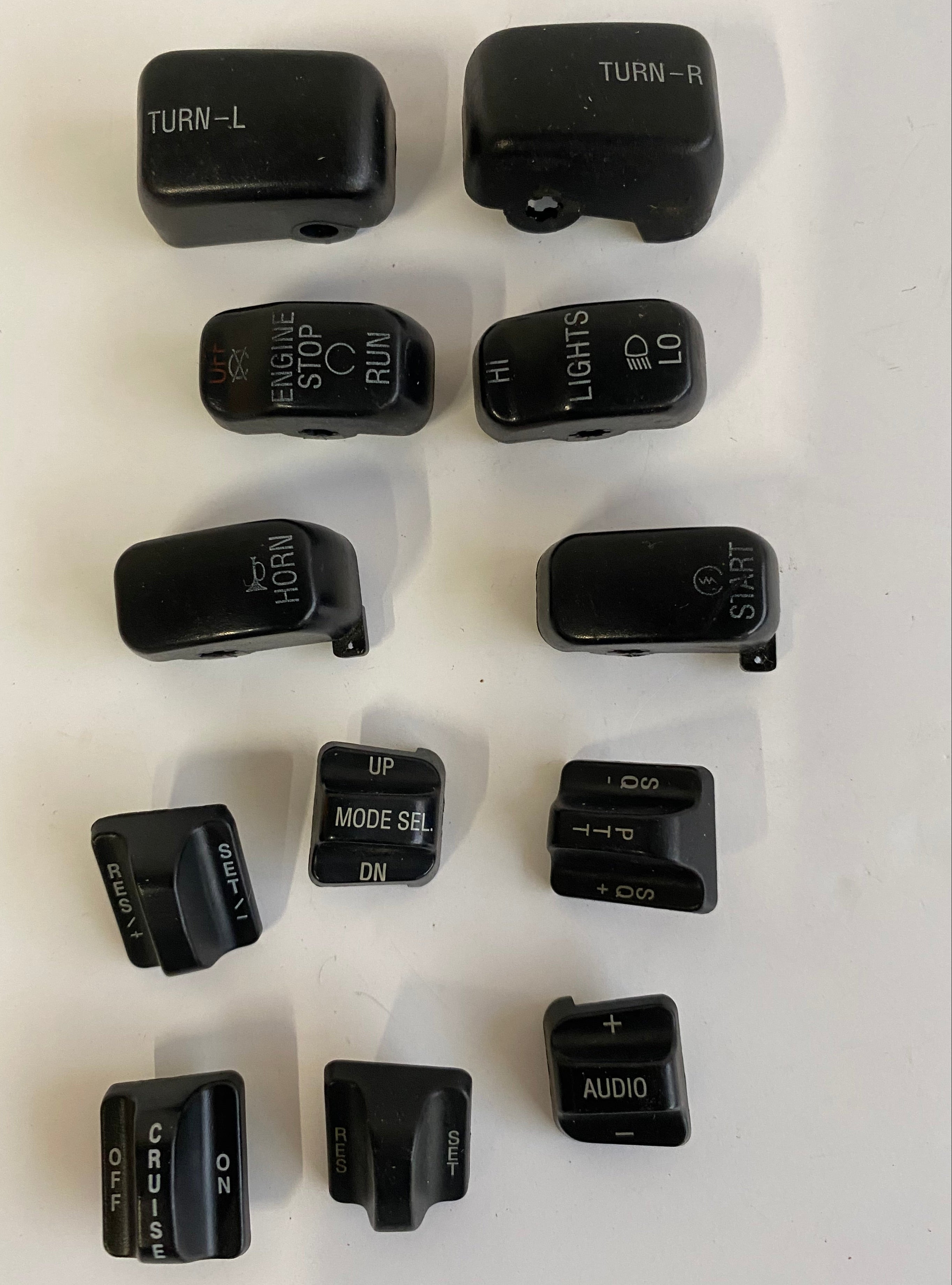 Jeu de boutons noirs commodos Harley Davidson Touring Electra Glide