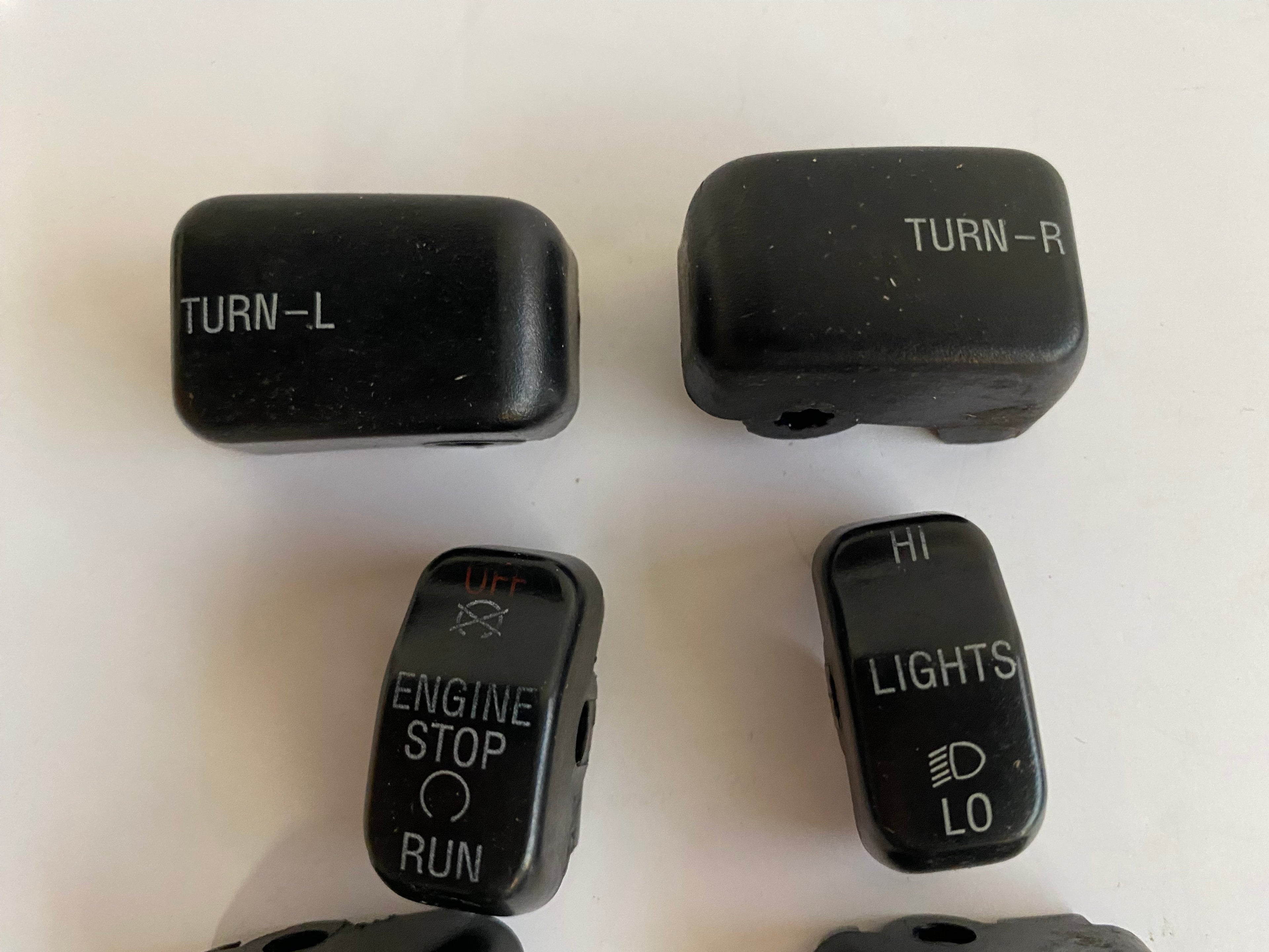 Jeu de boutons noirs commodos Harley Davidson Touring Electra Glide