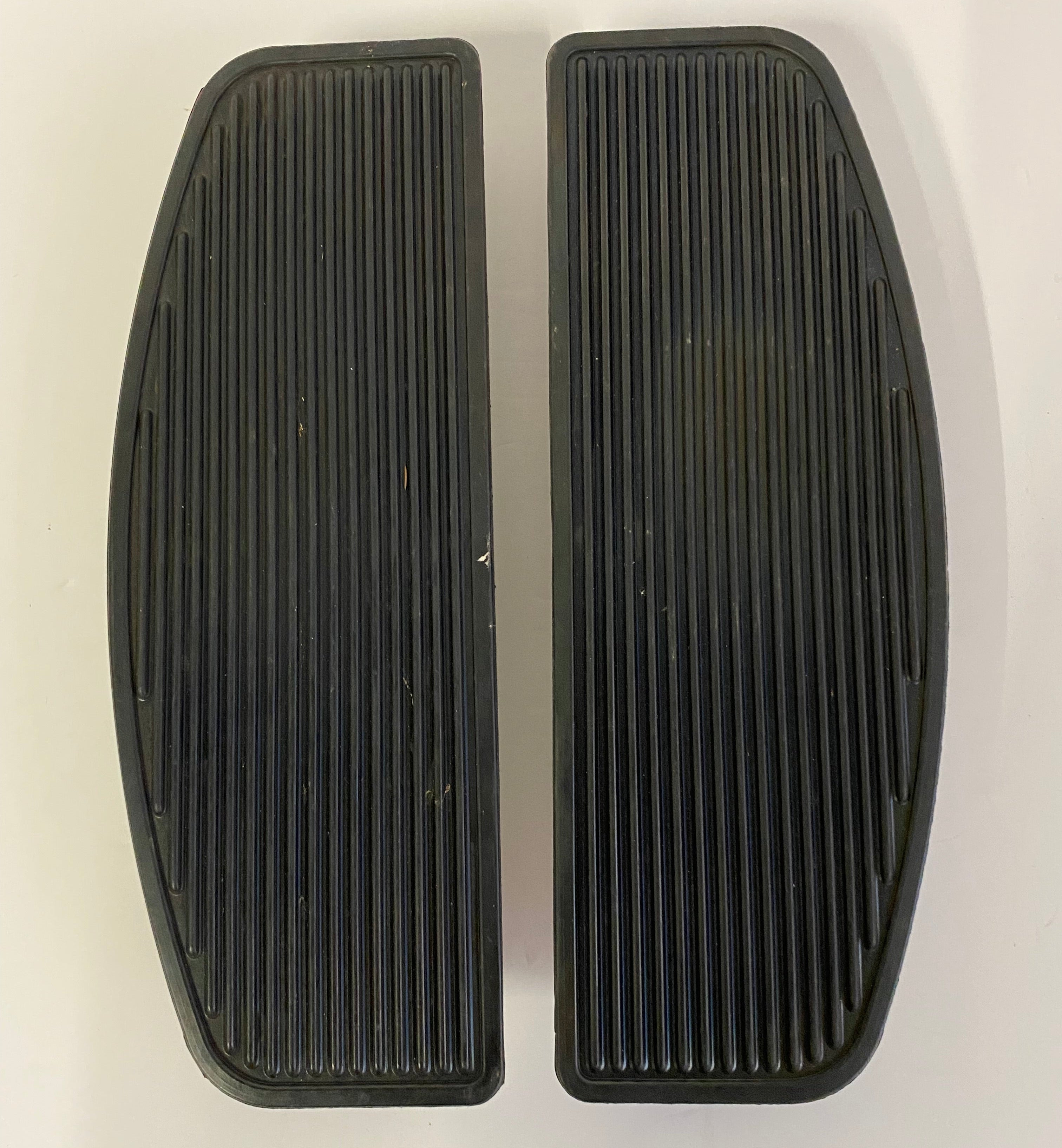 Jeu inserts de marches pieds pilote Harley Davidson REF OEM 50614-06