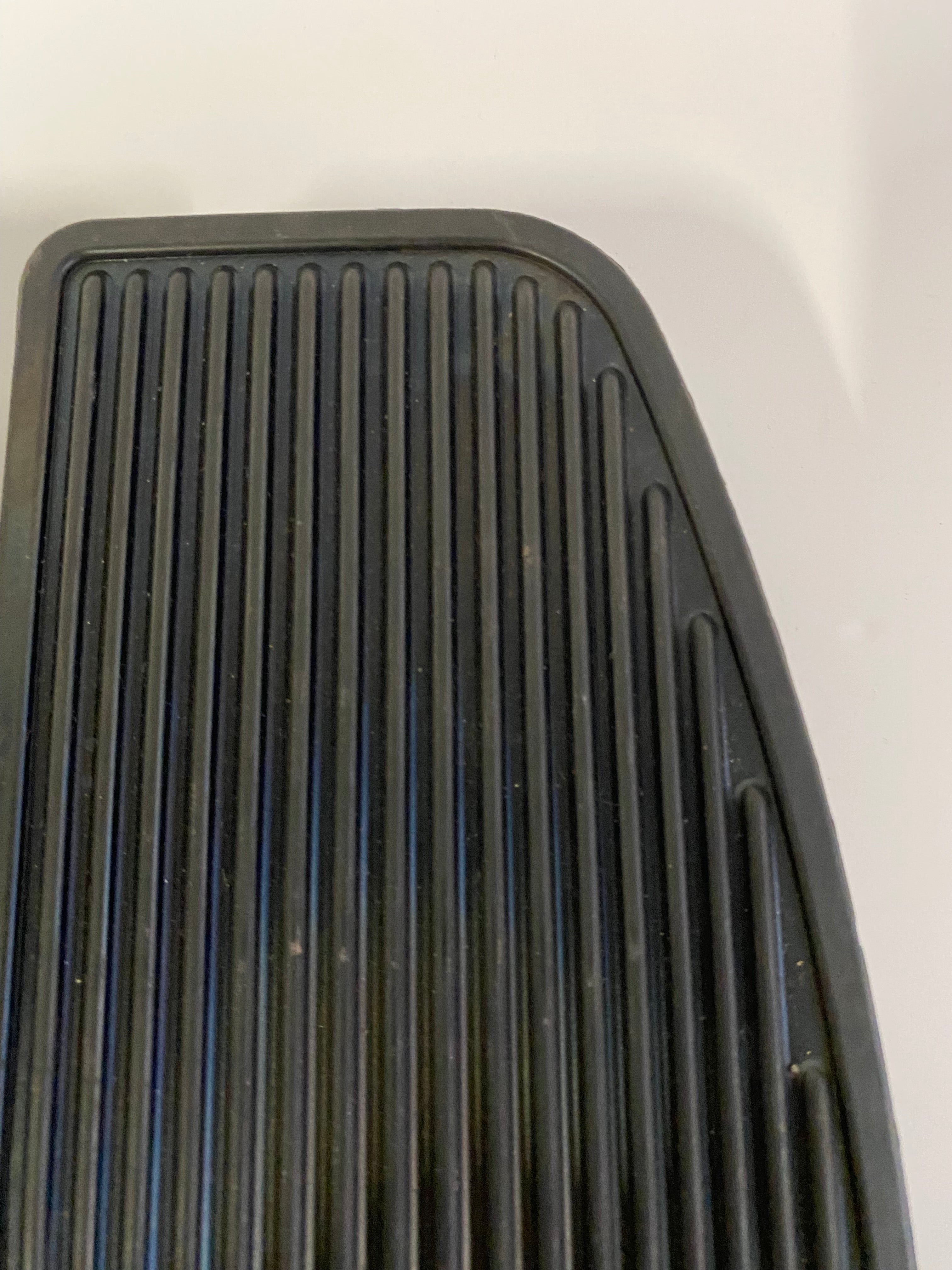 Jeu inserts de marches pieds pilote Harley Davidson REF OEM 50614-06