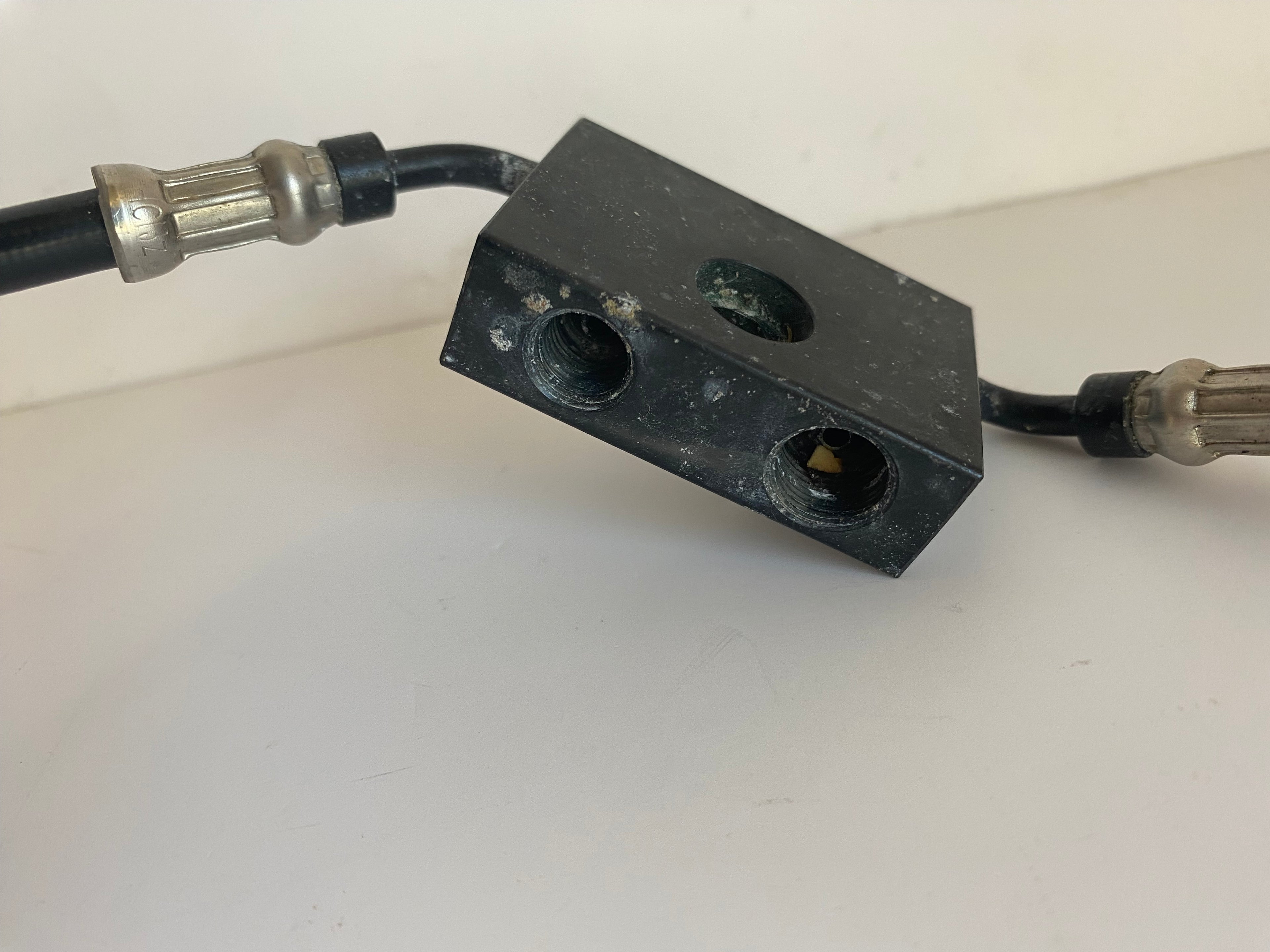 Durite de frein avant ABS Sportster Harley Davidson REF OEM 41800143