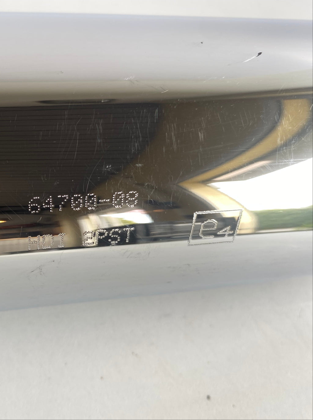 Silencieux inférieur chromé Dyna Harley Davidson REF OEM 64700-08