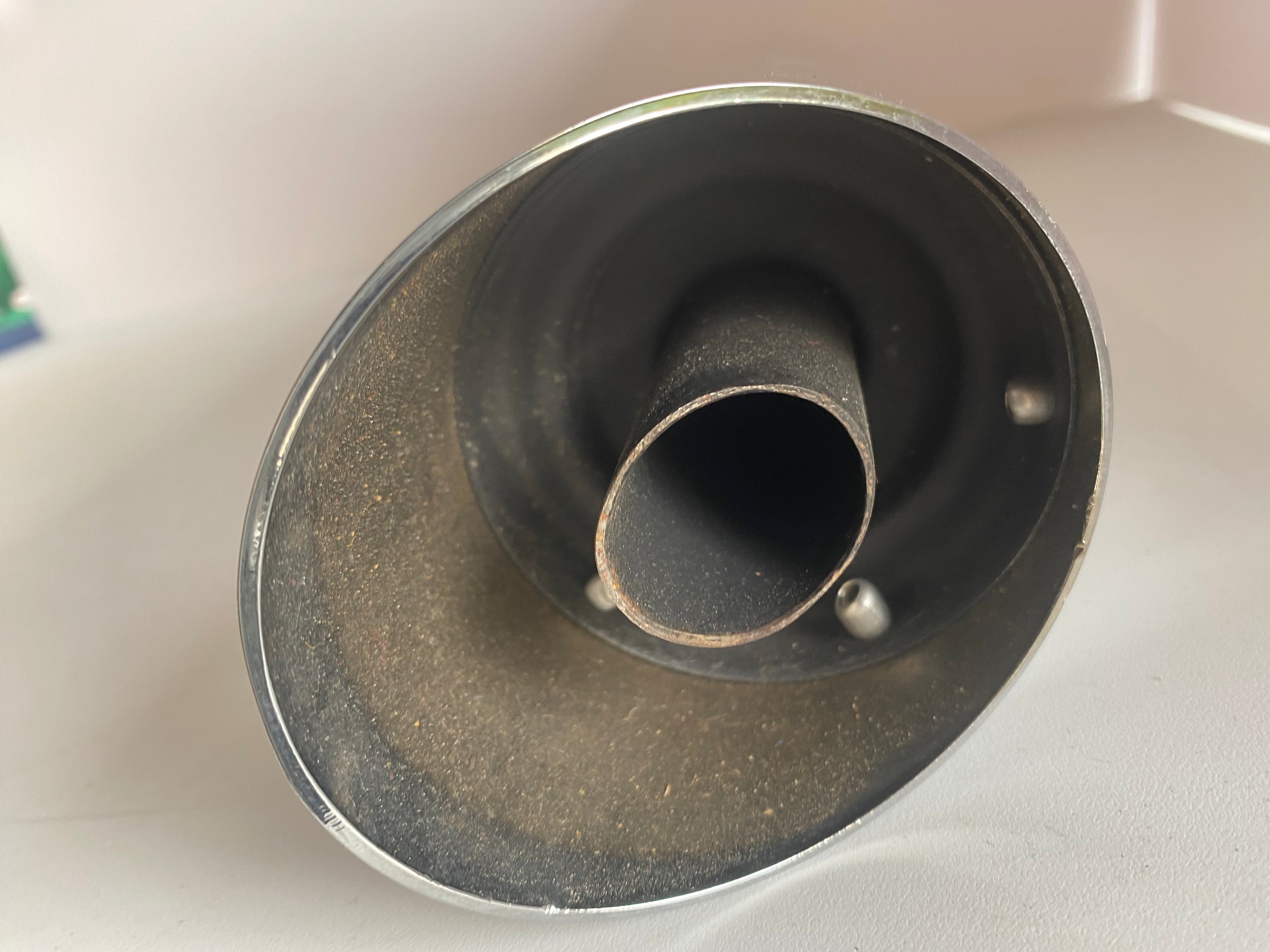 Silencieux inférieur chromé Dyna Harley Davidson REF OEM 64700-08