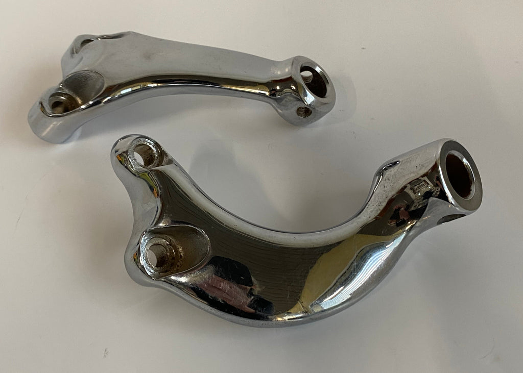 Supports de cale pied pilote commandes avancées Sportster Harley Davidson REF 42705-04