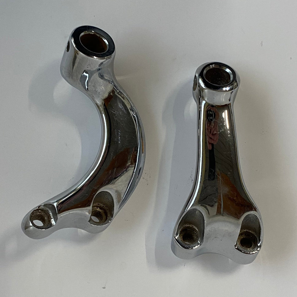 Supports de cale pied pilote commandes avancées Sportster Harley Davidson REF 42705-04