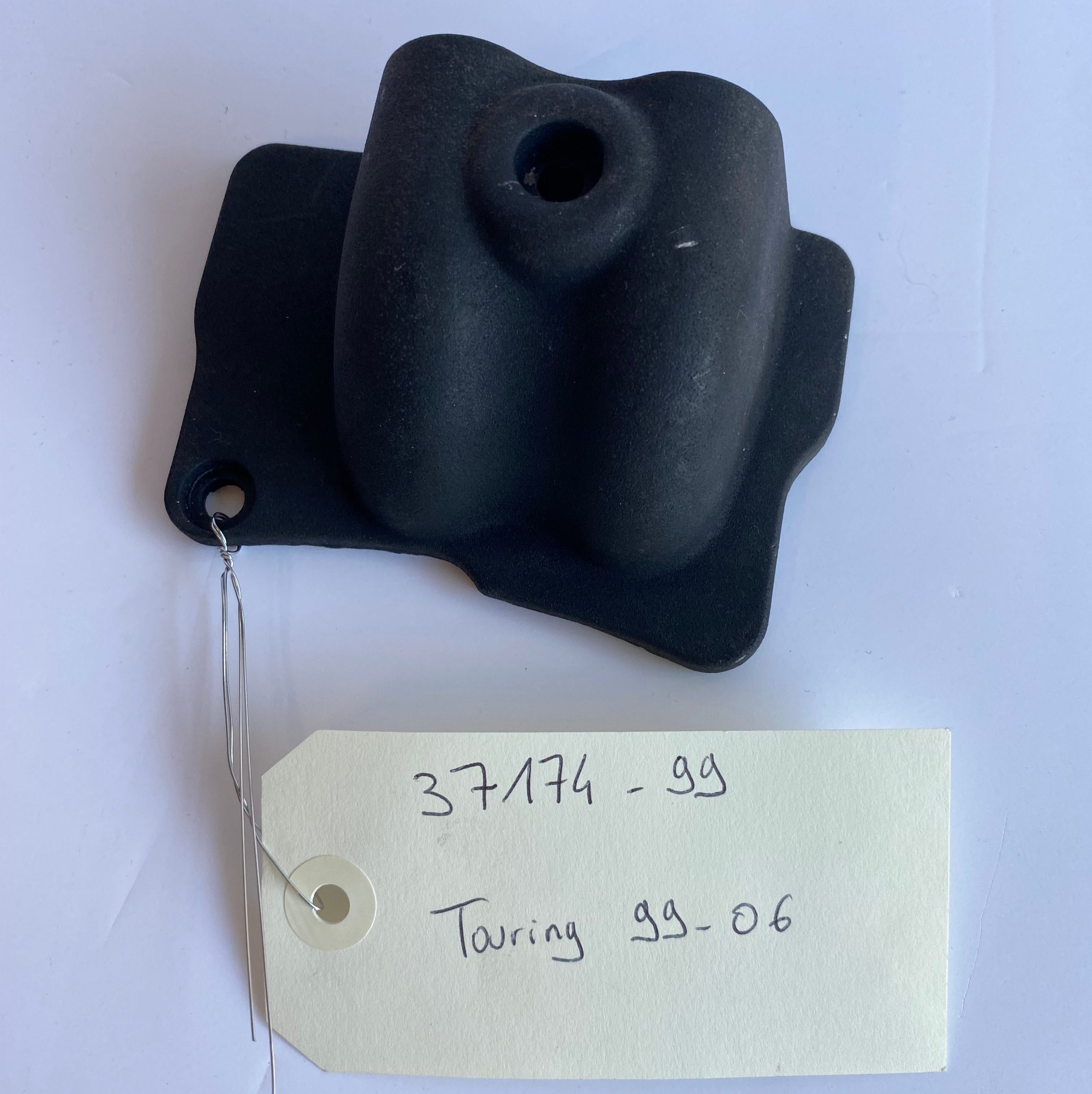 Cache durite d'huile Touring Harley Davidson REF OEM 37174-99