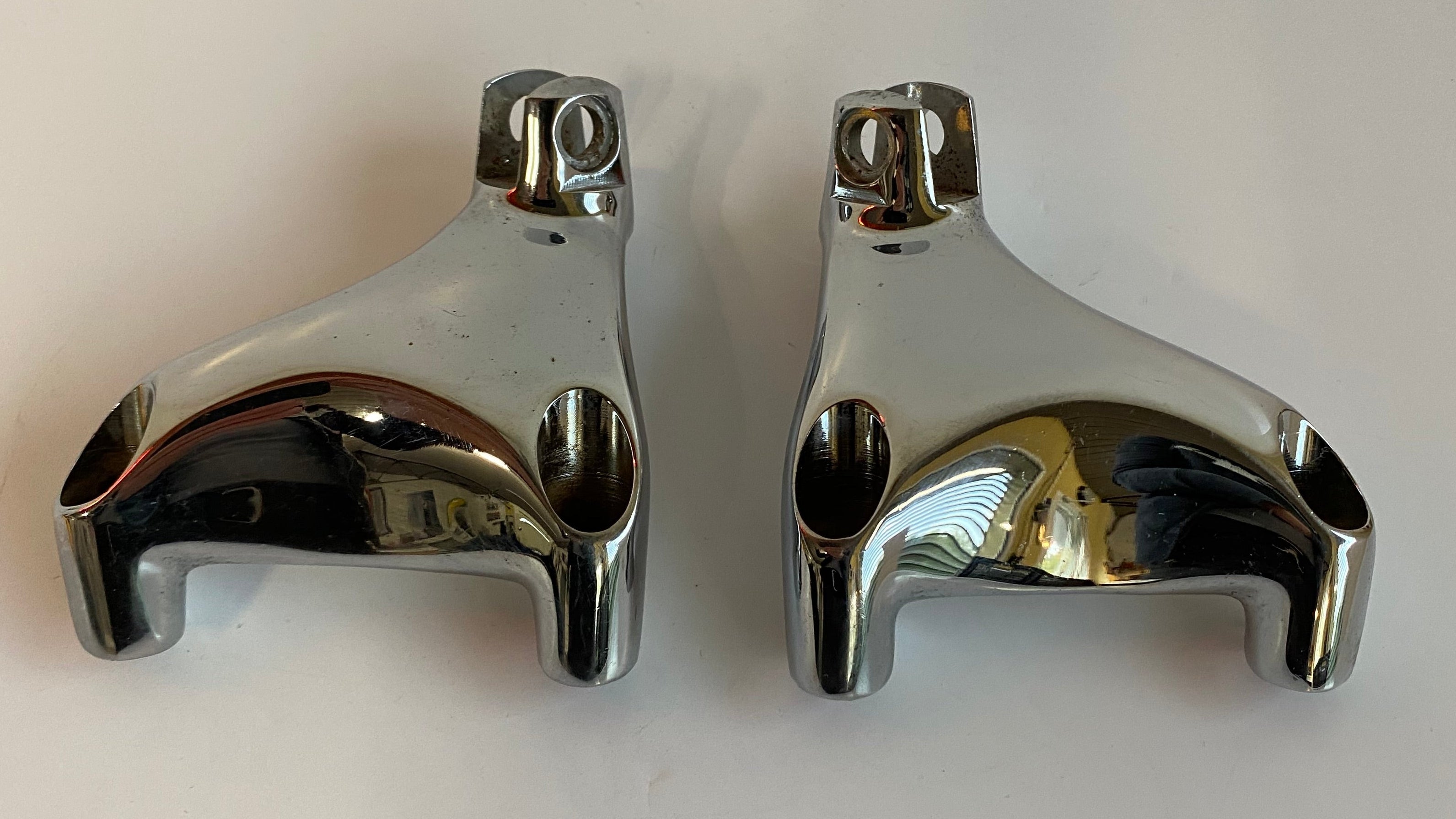 Jeu de supports chromé cales pieds passager Sportster Harley Davidson REF 49322-04