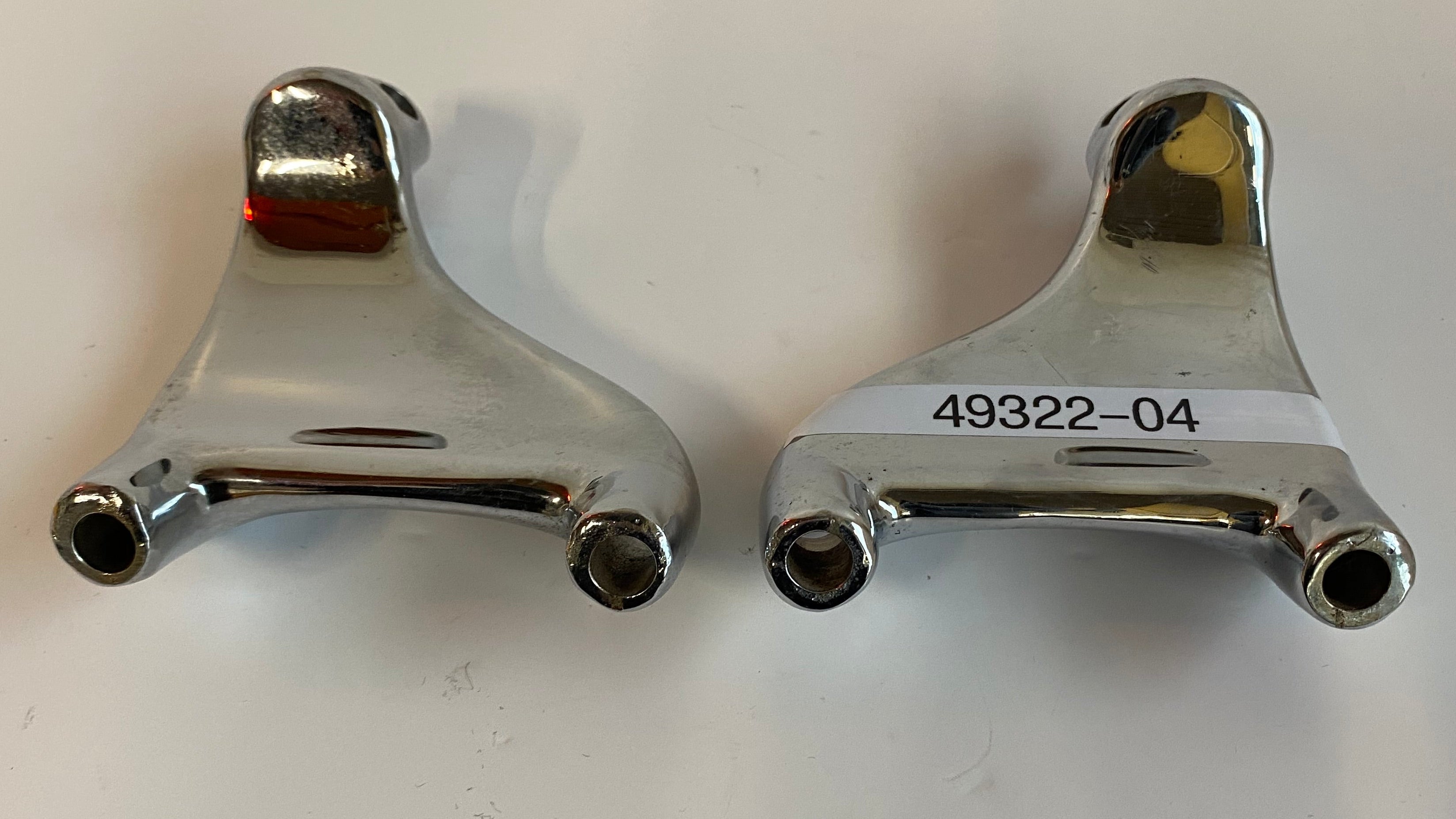 Jeu de supports chromé cales pieds passager Sportster Harley Davidson REF 49322-04