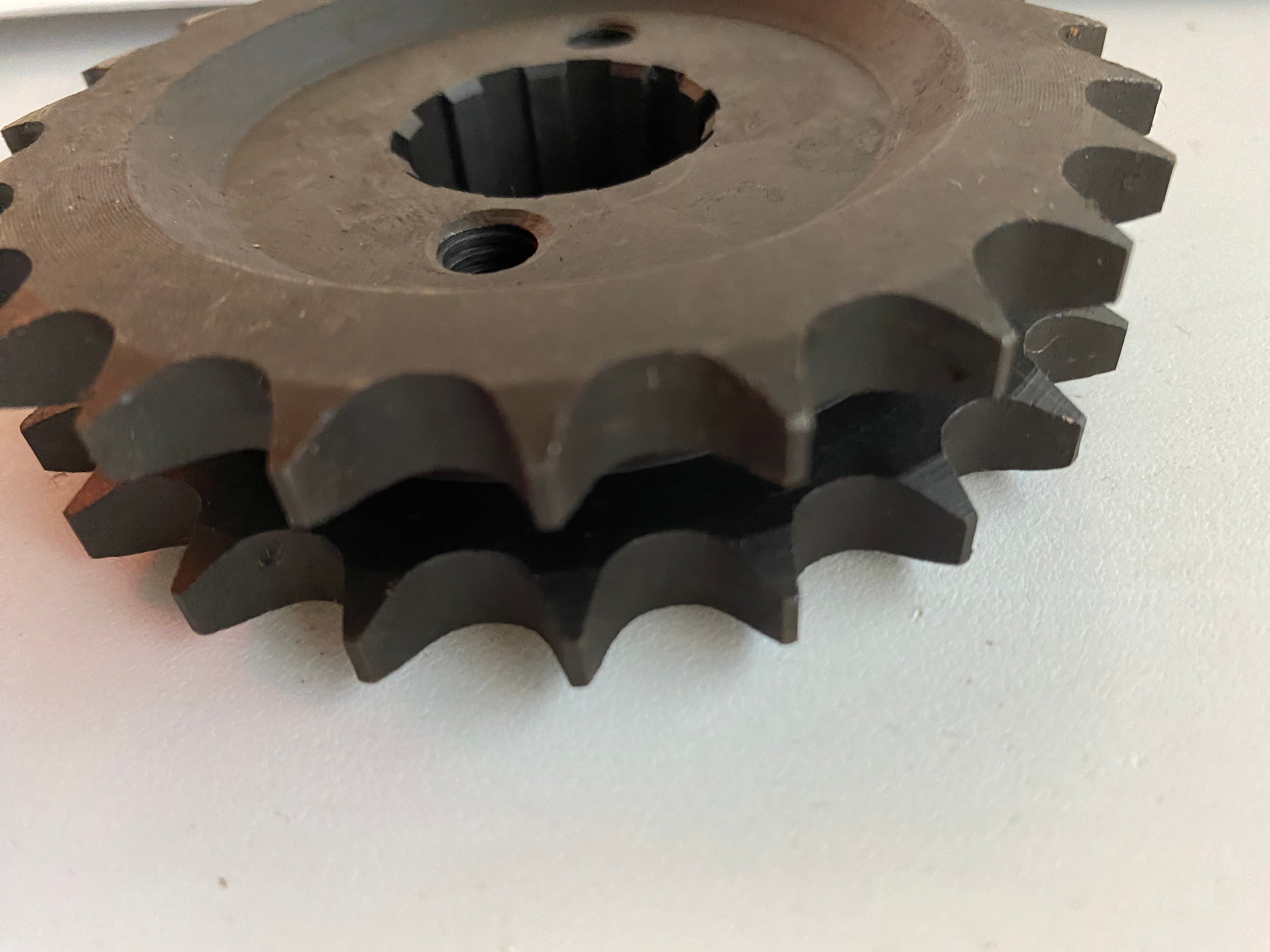 Pignon 23 dents sortie vilebrequin Harley Davidson REF OEM 40210-55