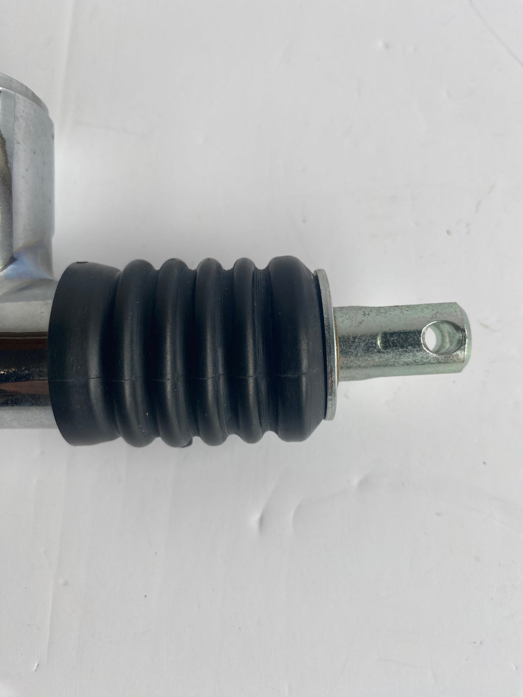 Maitre cylindre de frein arrière chromé Harley Davidson REF 41777-05A