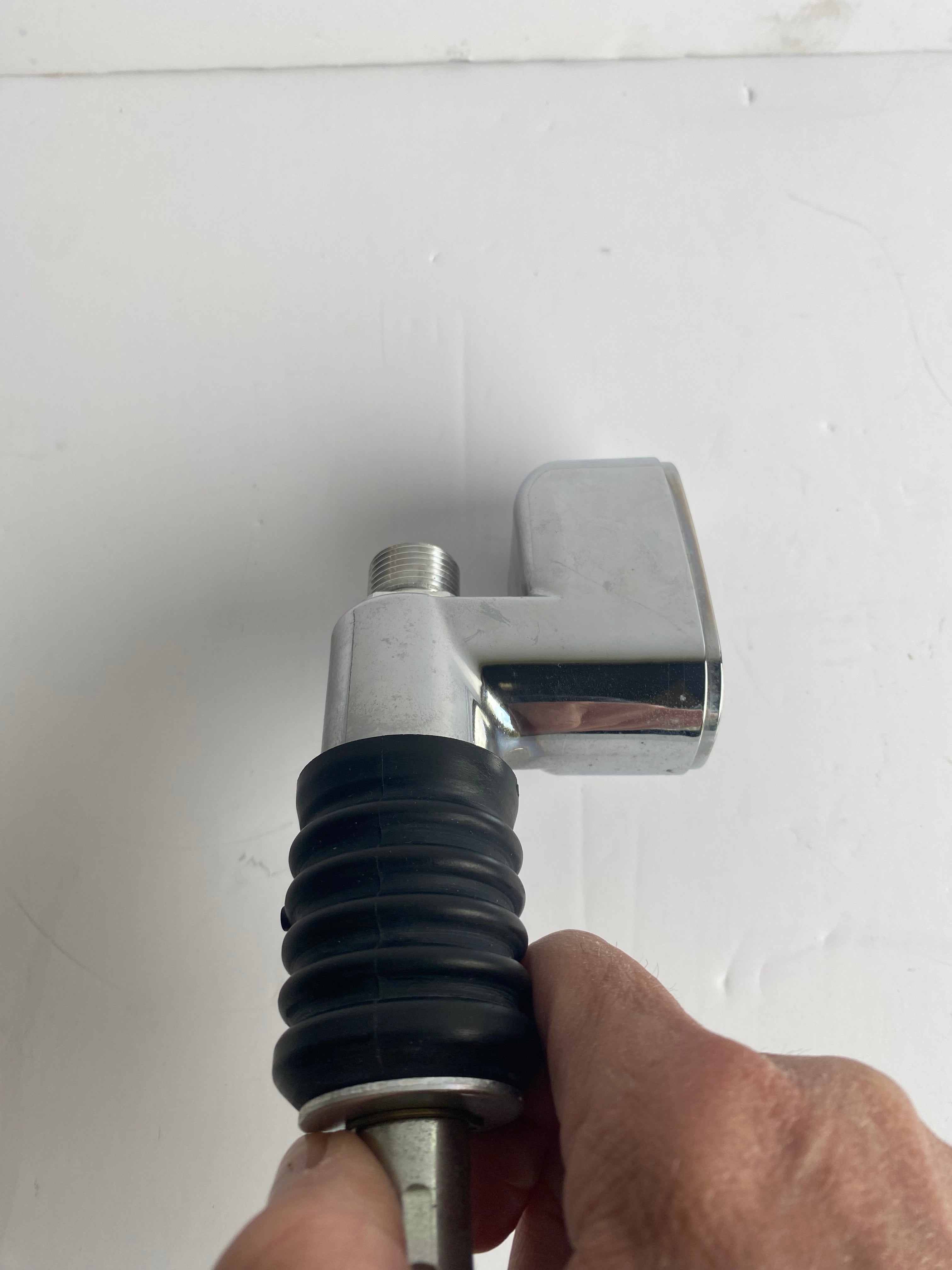 Maitre cylindre de frein arrière chromé Harley Davidson REF 41777-05A