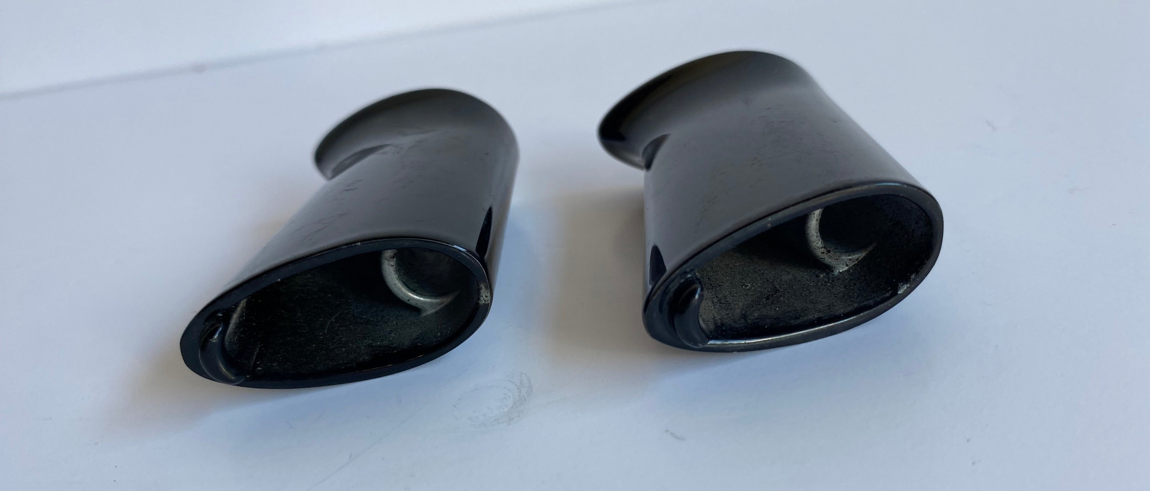 Harley Davidson Black Rear Turn Signal Bracket Set REF OEM 68277-07