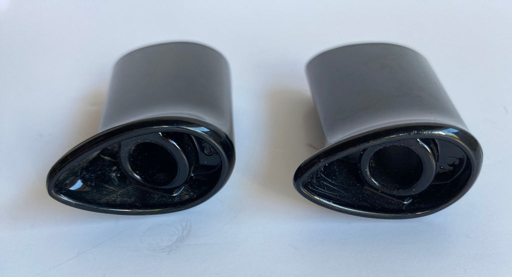 Jeu de supports de clignotants arrière noir Harley Davidson REF OEM 68277-07