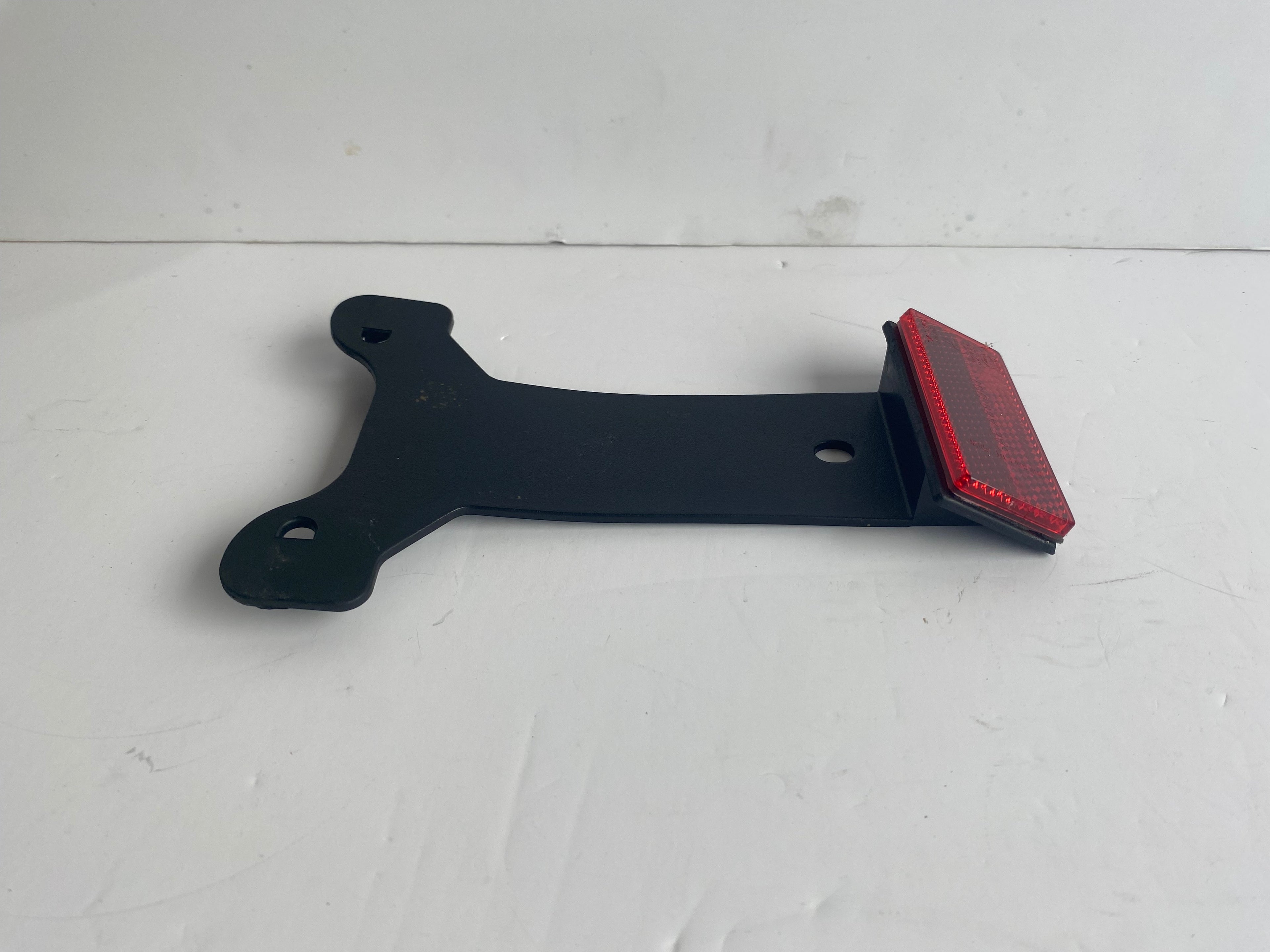 Support de réflecteur rouge Harley Davidson REF OEM 60188-08 & 59259-90