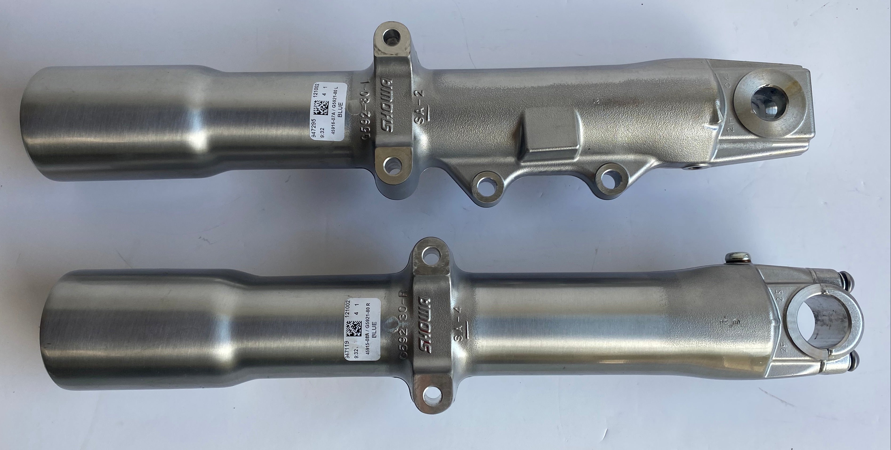 Jeu de fourreaux de fourche 41 mm Softail Harley Davidson REF 45915-08A & 45916-07A