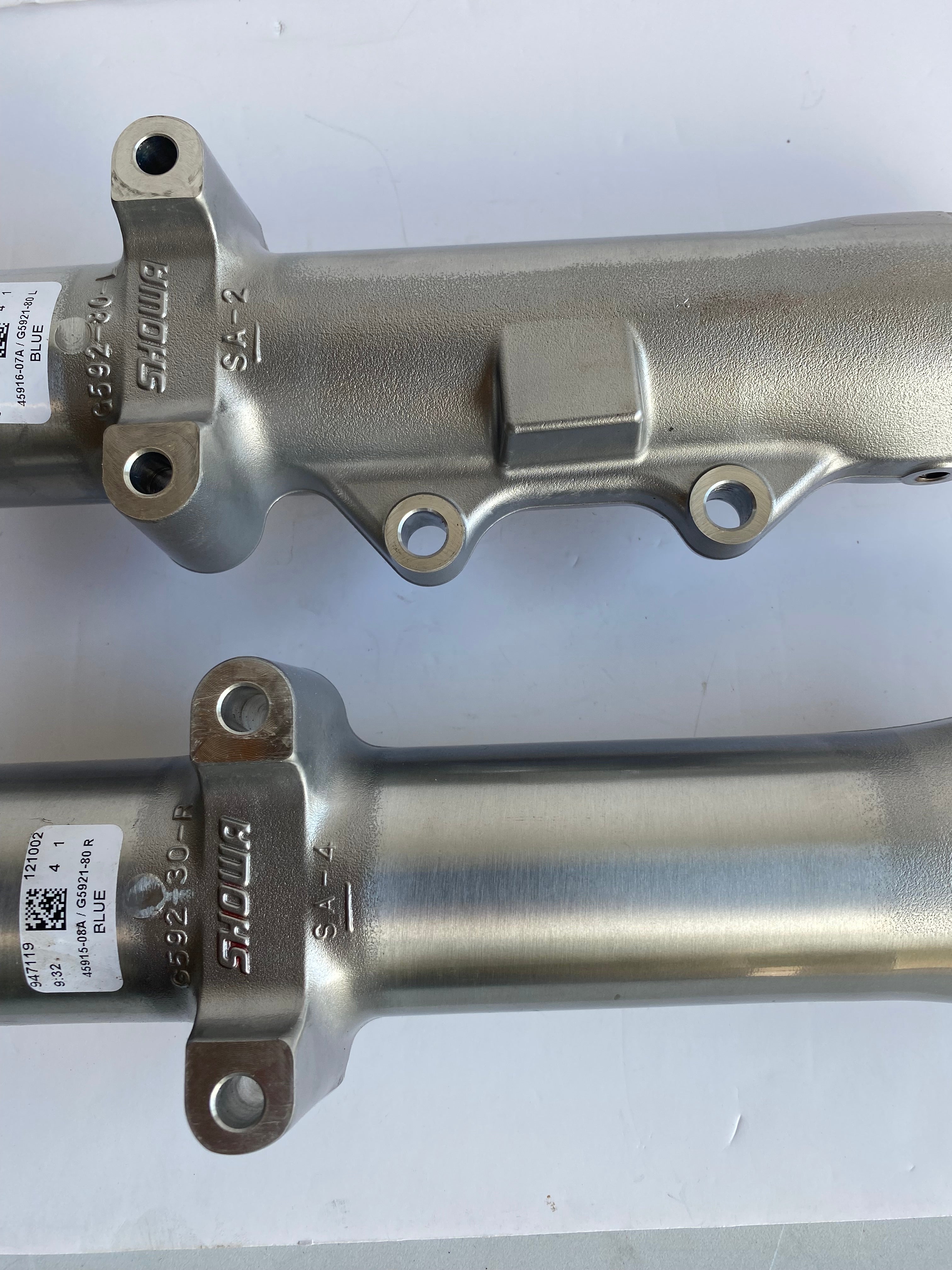 Jeu de fourreaux de fourche 41 mm Softail Harley Davidson REF 45915-08A & 45916-07A