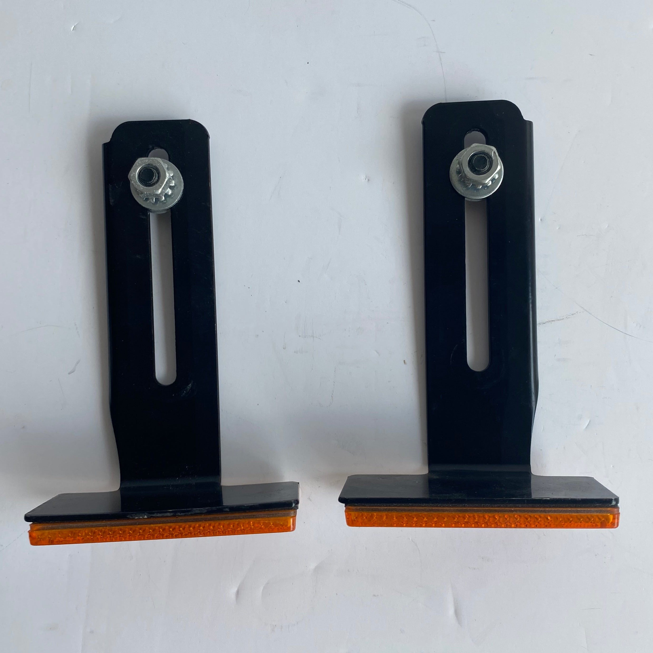 Jeu de supports réflecteurs arrière Harley Davidson REF OEM 68966-08 & 68992-08