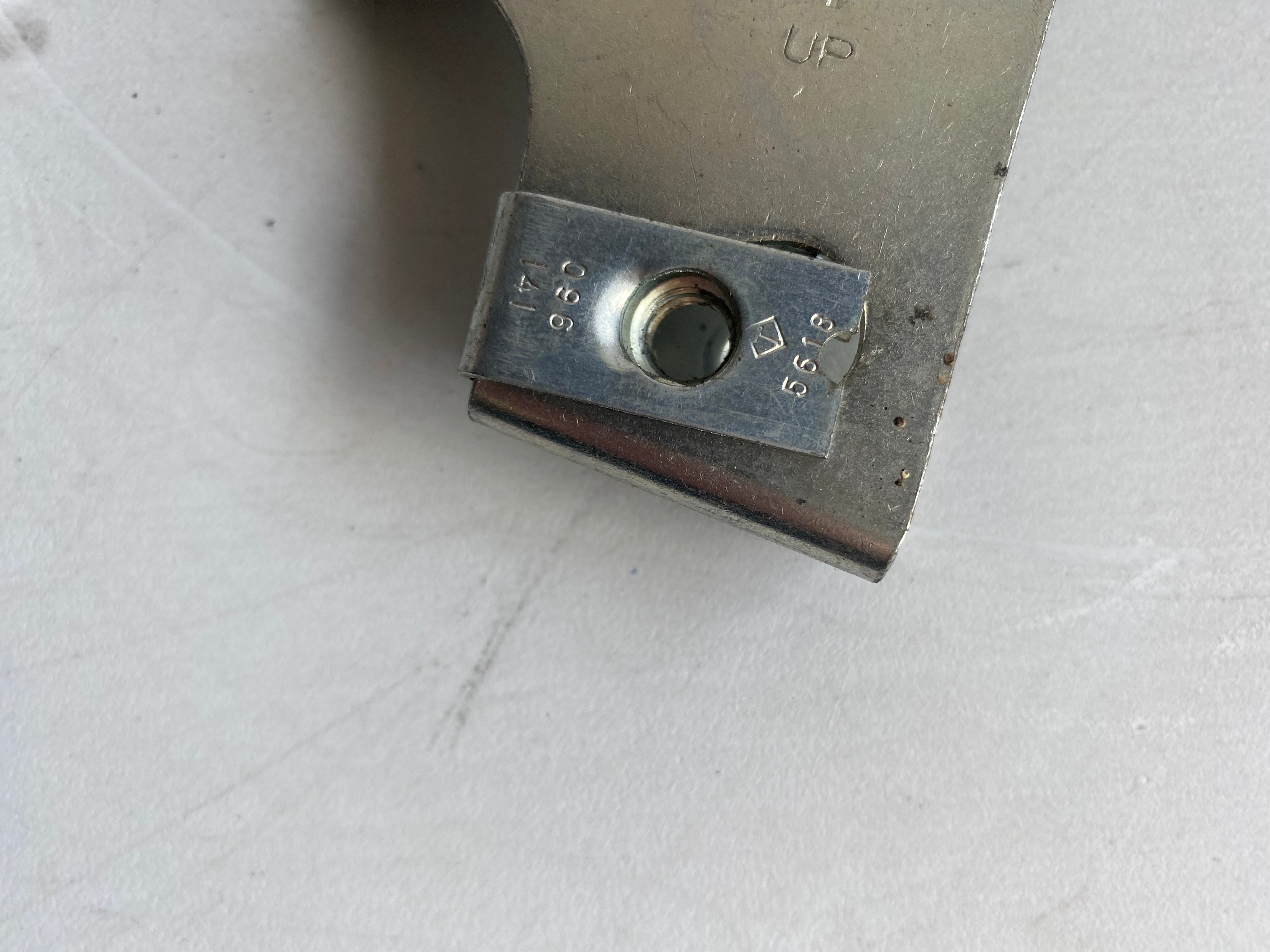 Support de filtre à air Dyna Harley Davidson REF OEM 29110-08 & 8102
