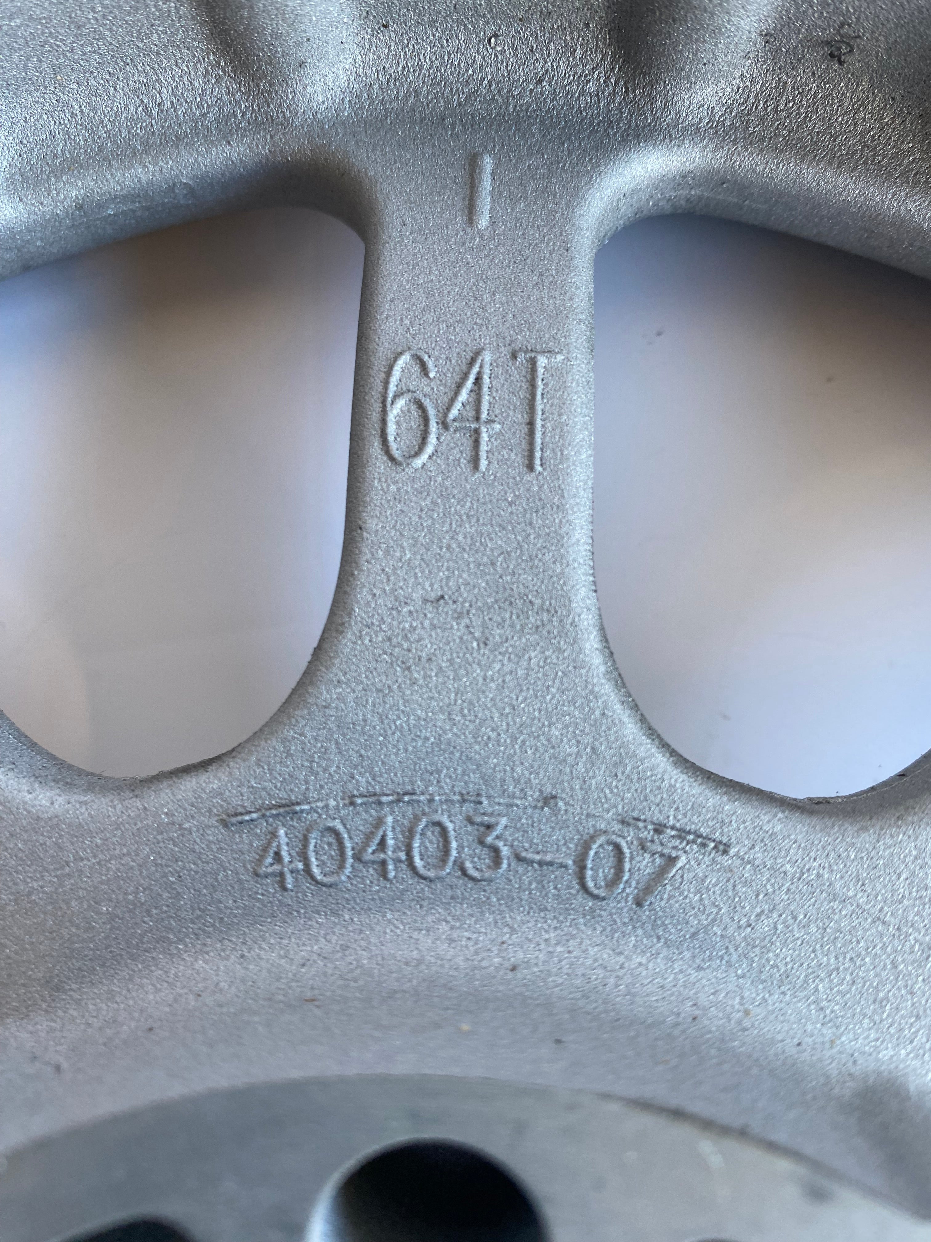 Secondary Pulley 64 Teeth Twin Cam Harley Davidson REF OEM 40653-07