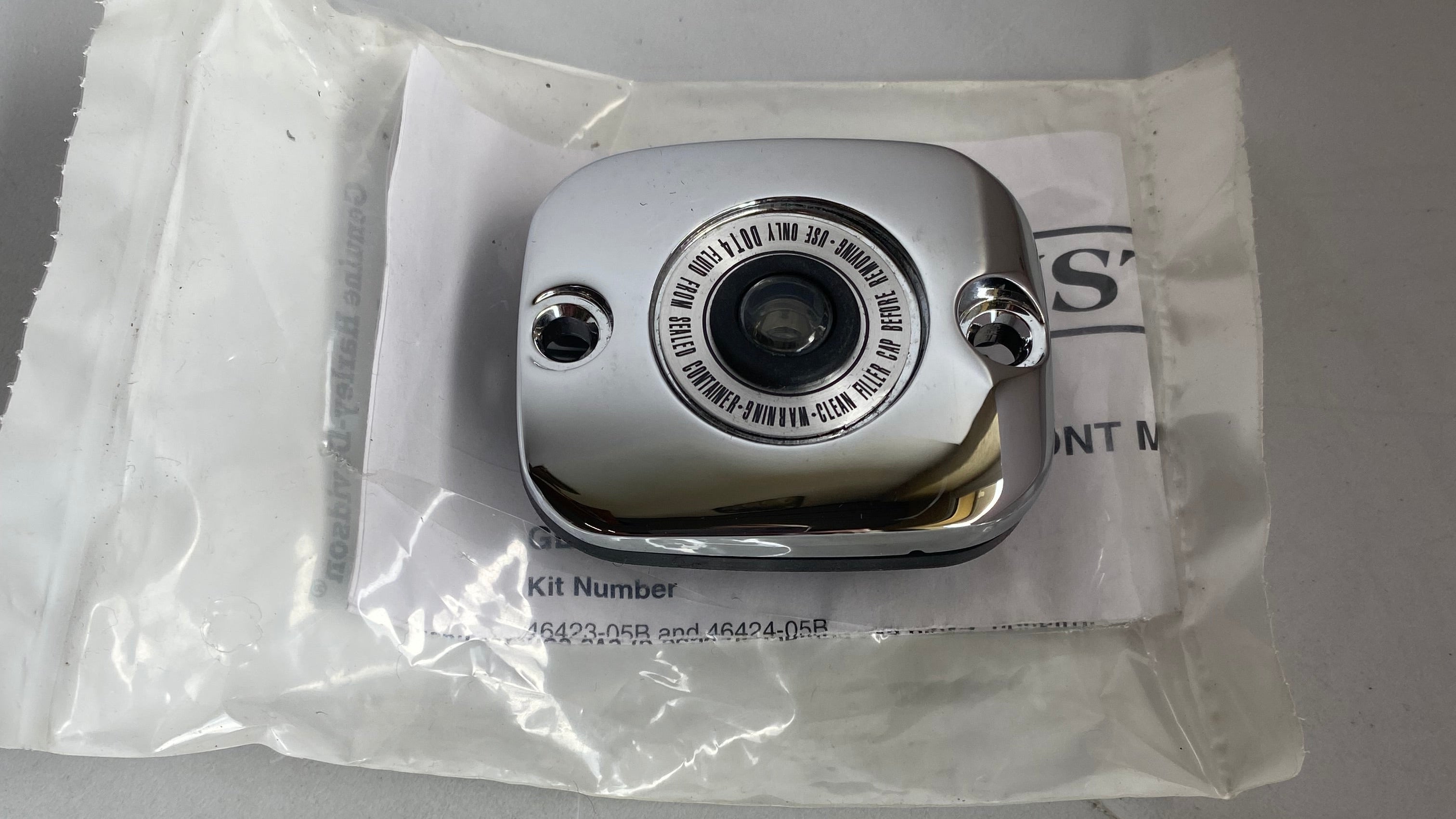 Couvercle de maitre cylindre de frein avant chromé Harley Davidson REF 46424-05B