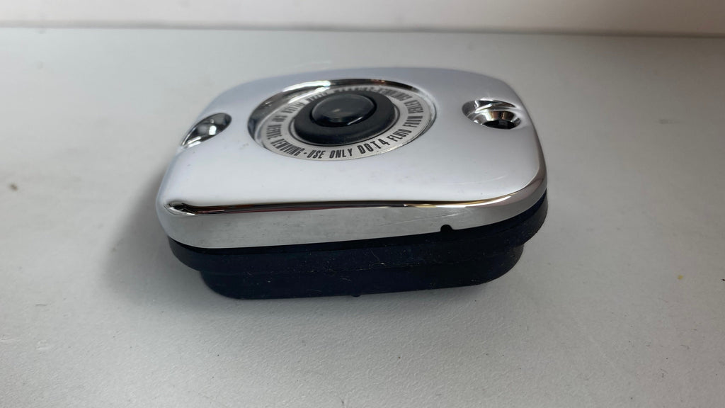 Verchromter Hauptbremszylinderdeckel vorne Harley-Davidson REF 46424-05B