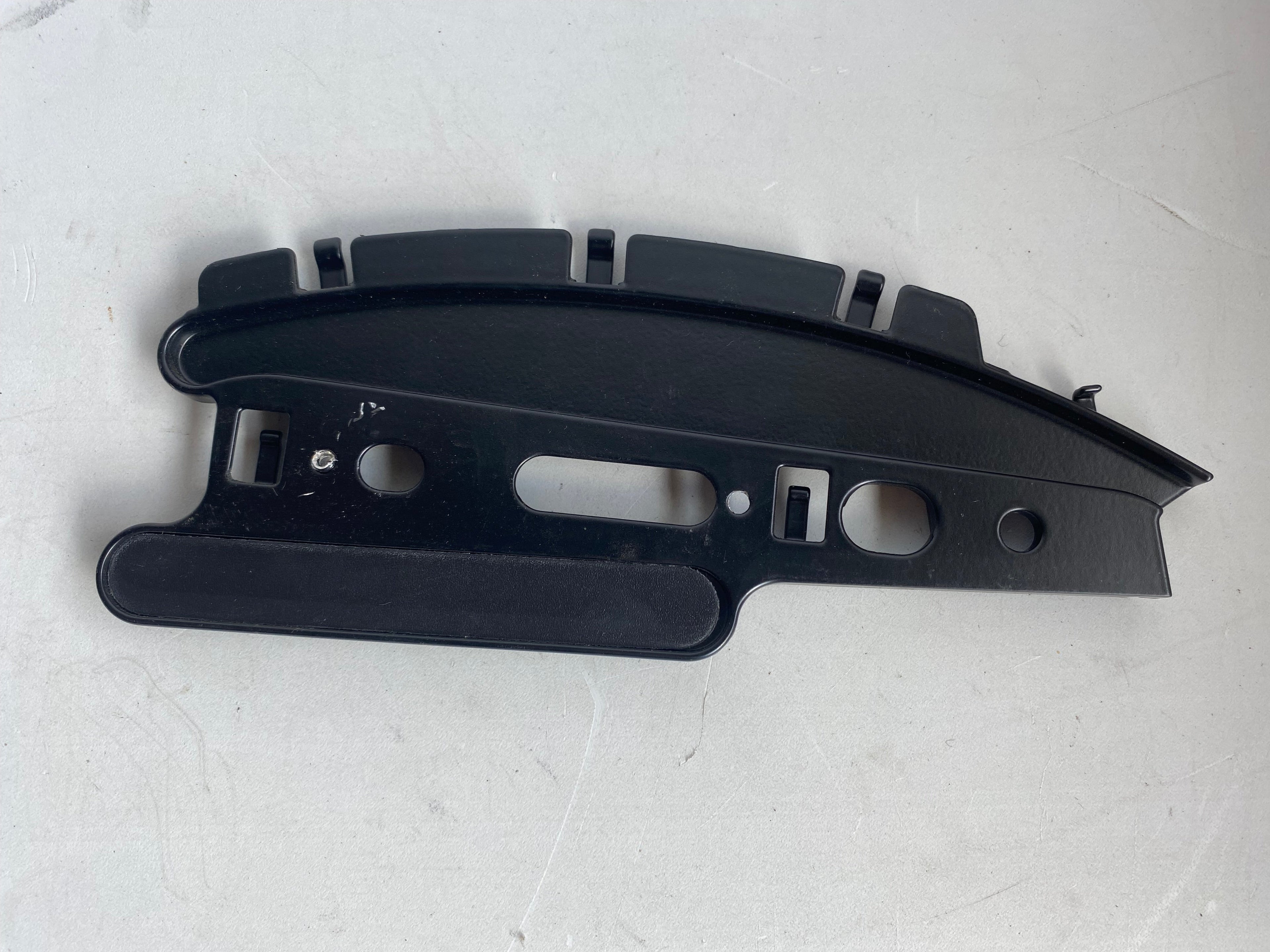 Plaque sabre arrière gauche Sportster Harley Davidson REF OEM 68857-07