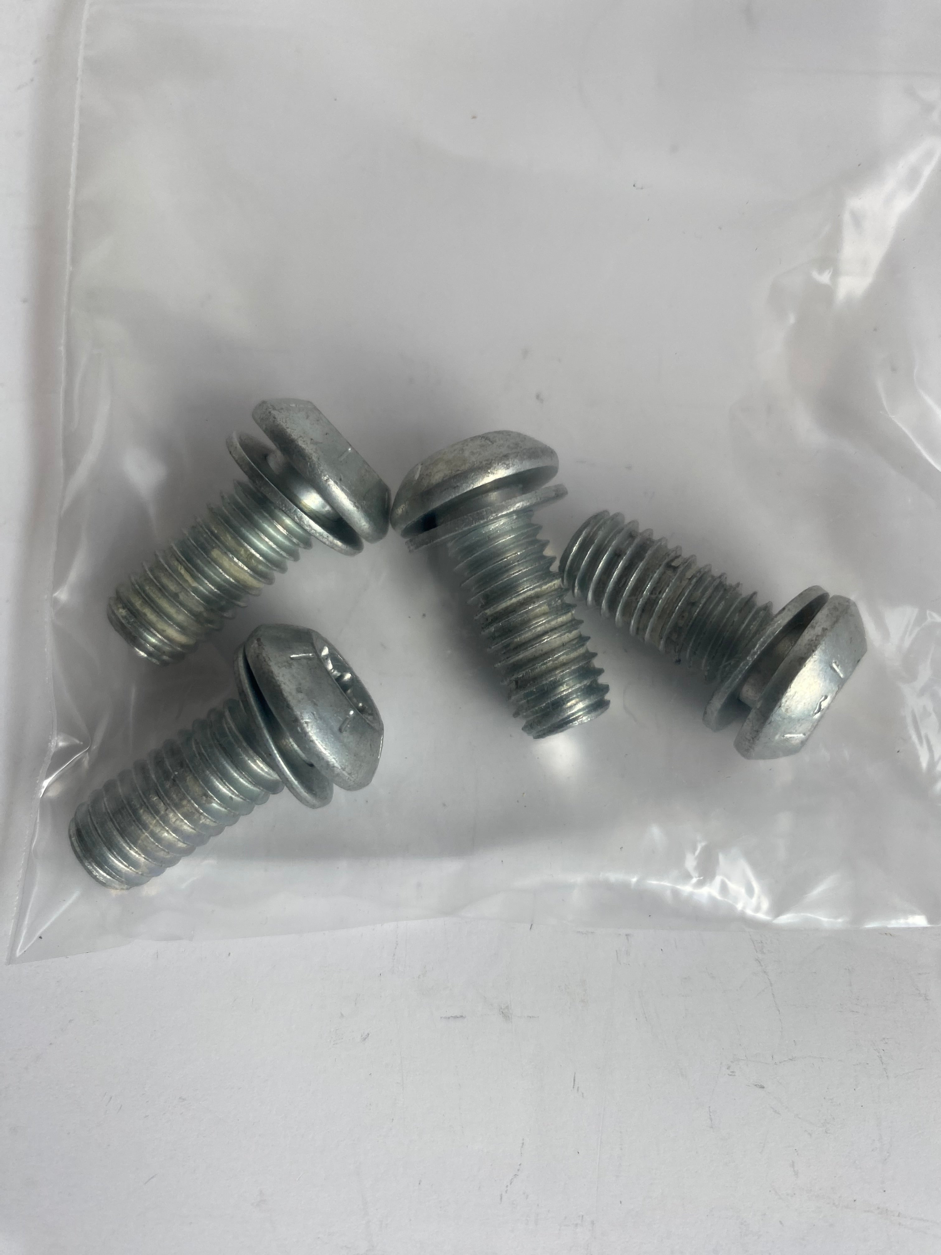 Kit de 4 vis torx chrome Sissy bar 1/4-20 x 5/8" Harley Davidson REF OEM 94592-98