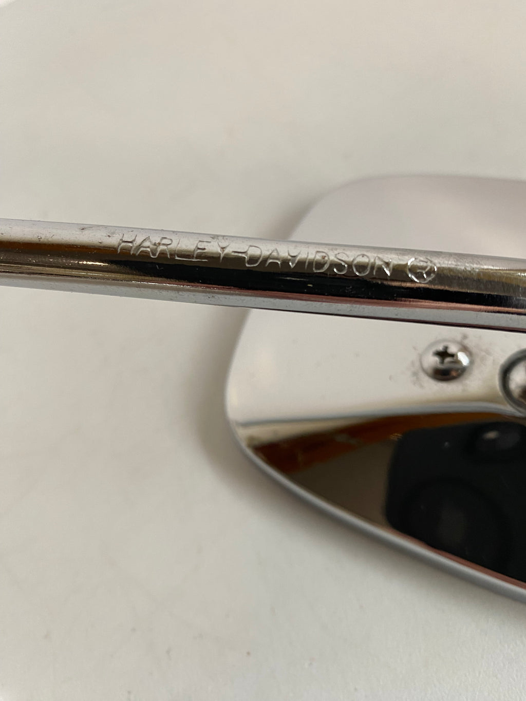 Rétroviseur gauche chromé branche longue Harley Davidson REF OEM 91910-90A