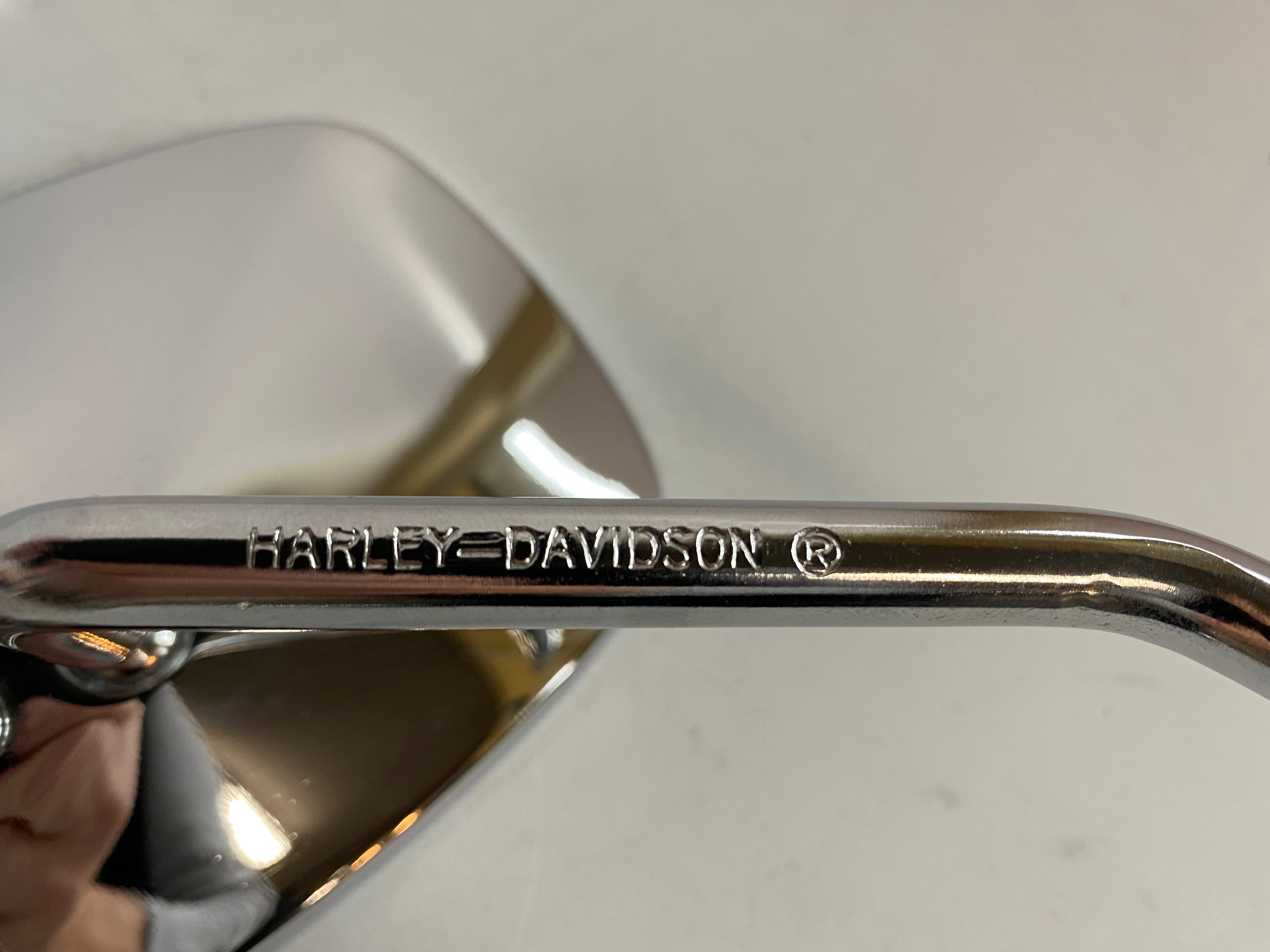 Rétroviseur droit chromé branche courte Harley Davidson REF OEM 91875-82TA