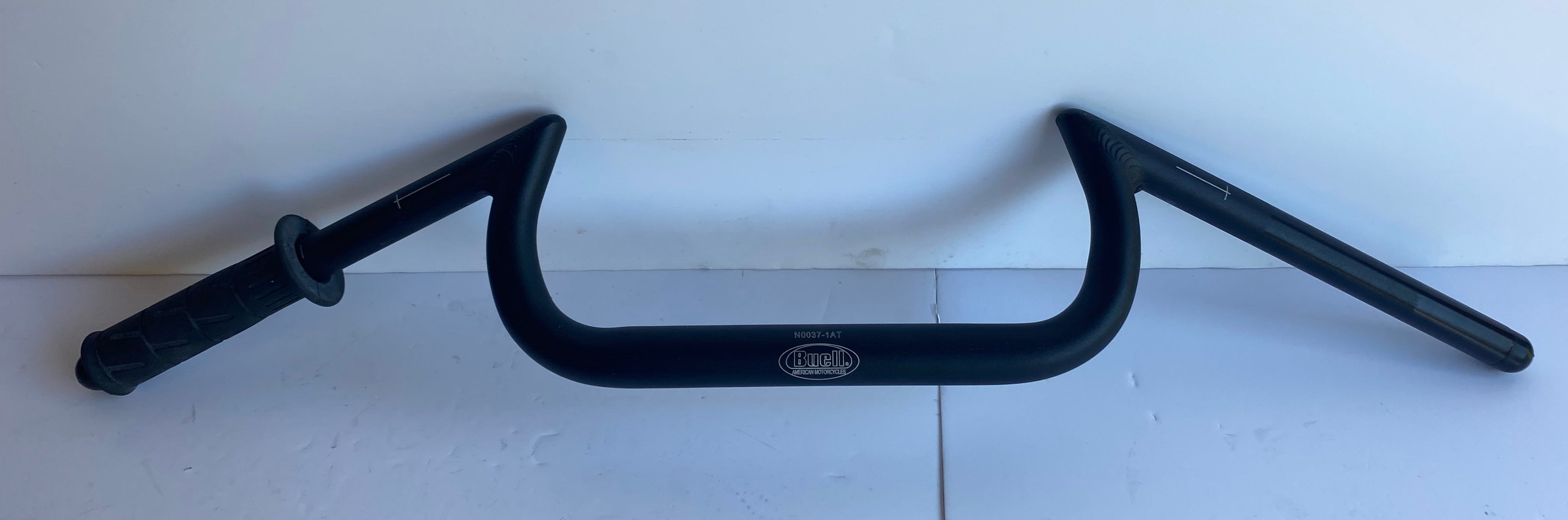 Guidon noir Clubman Buell 1125 CR REF OEM N0037.1AT