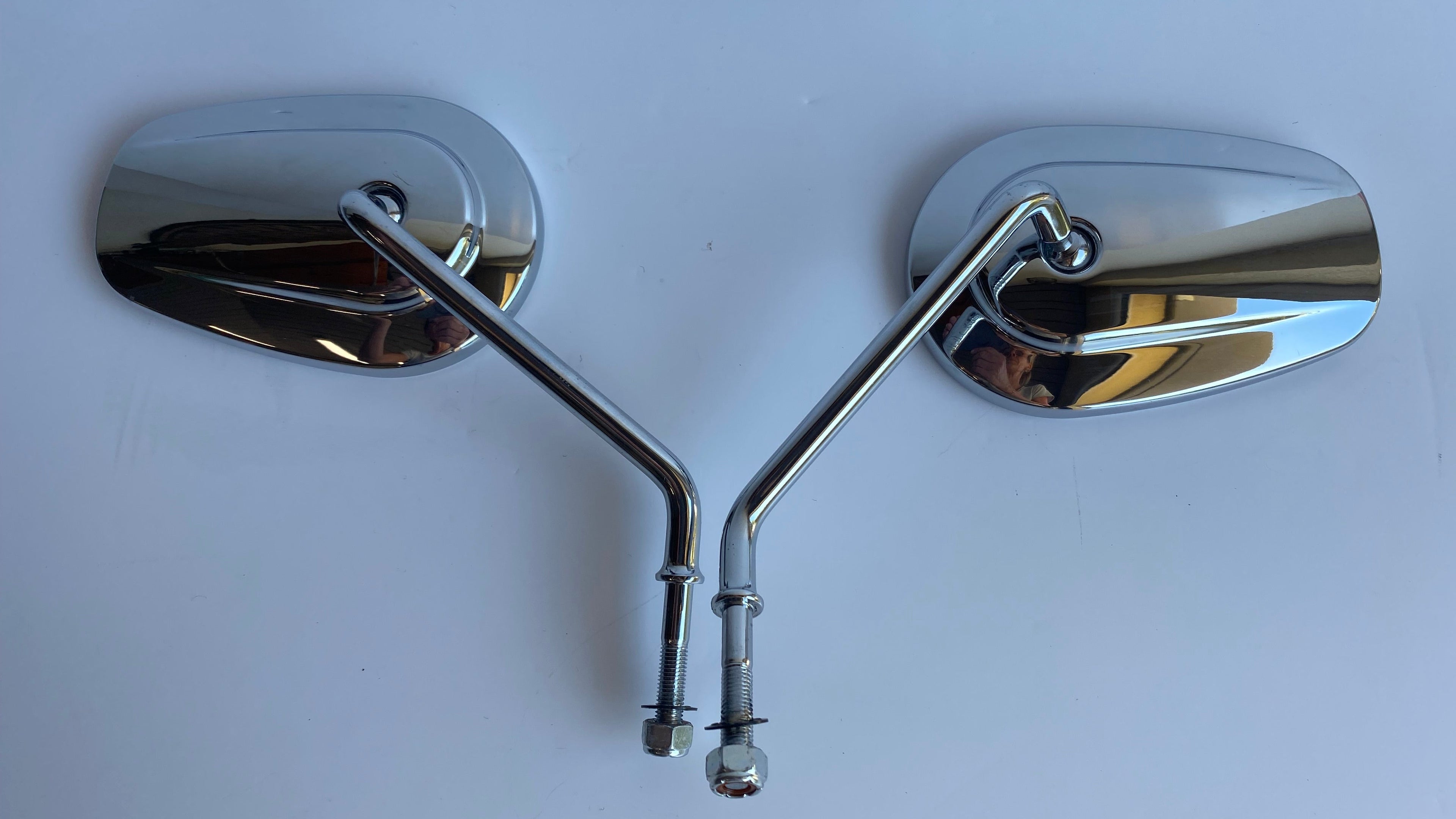 Jeu de rétroviseurs chromés Harley Davidson REF OEM 91321-04 & 91318-04
