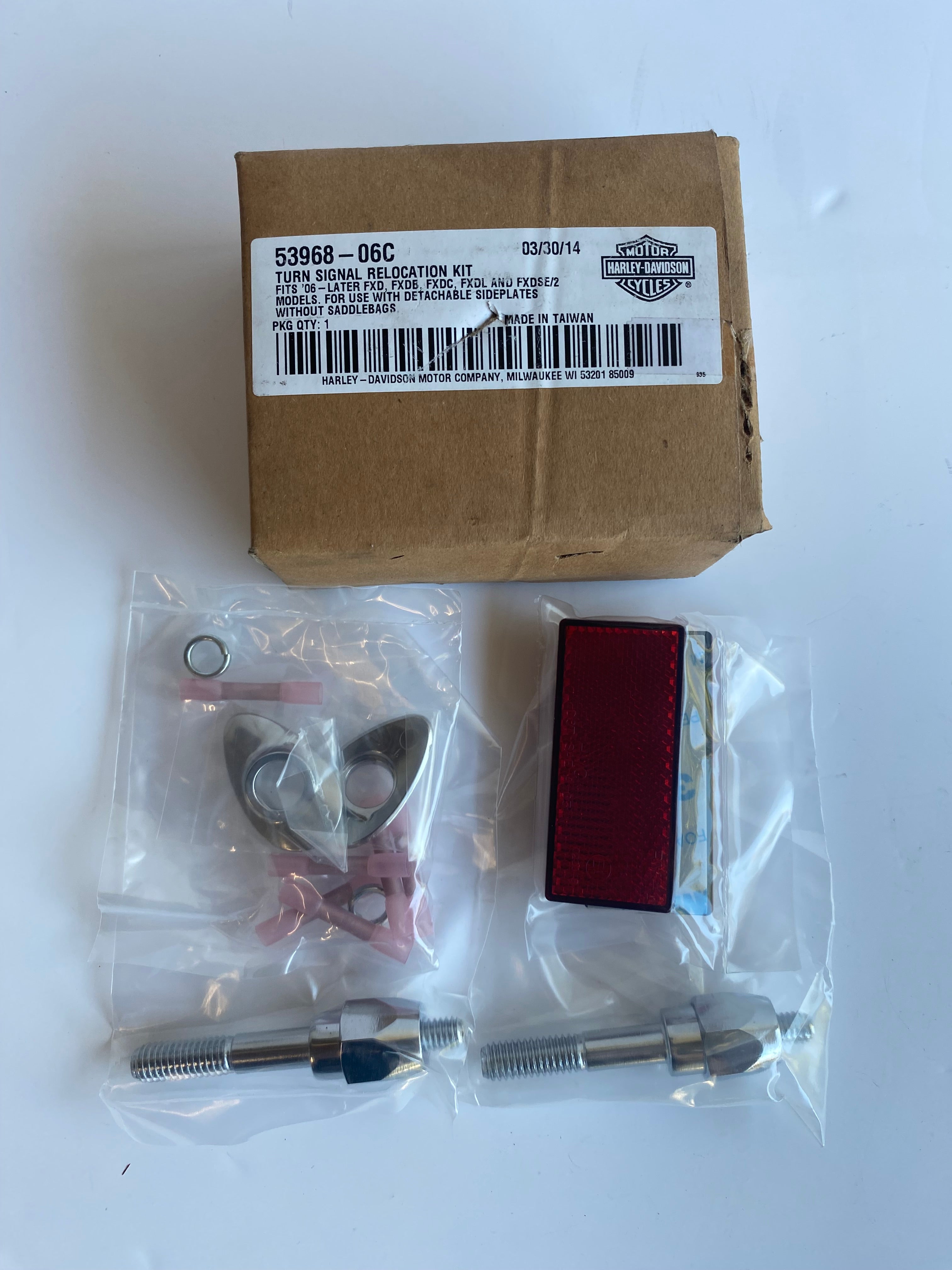 Kit relocalisation pour clignotants arrière Dyna Harley Davidson REF 53968-06C