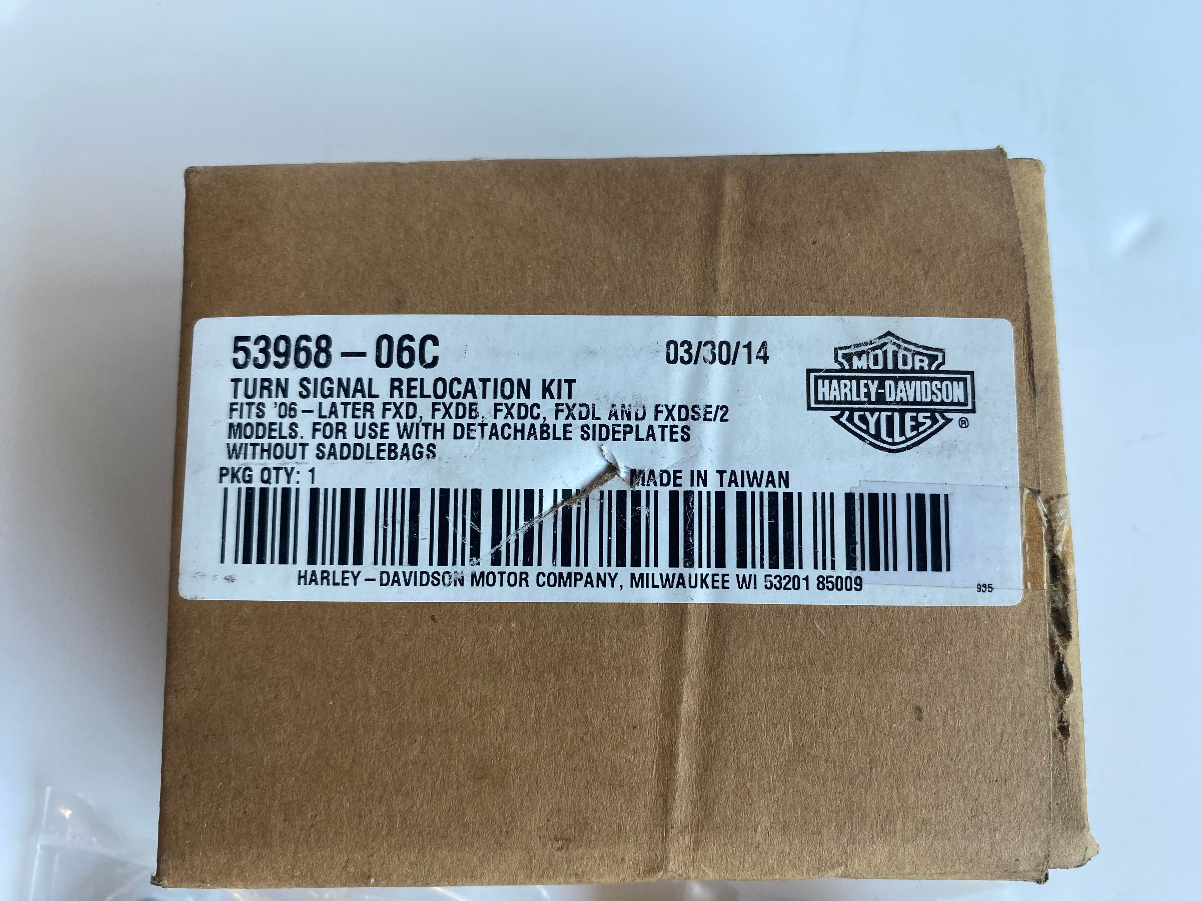 Kit relocalisation pour clignotants arrière Dyna Harley Davidson REF 53968-06C