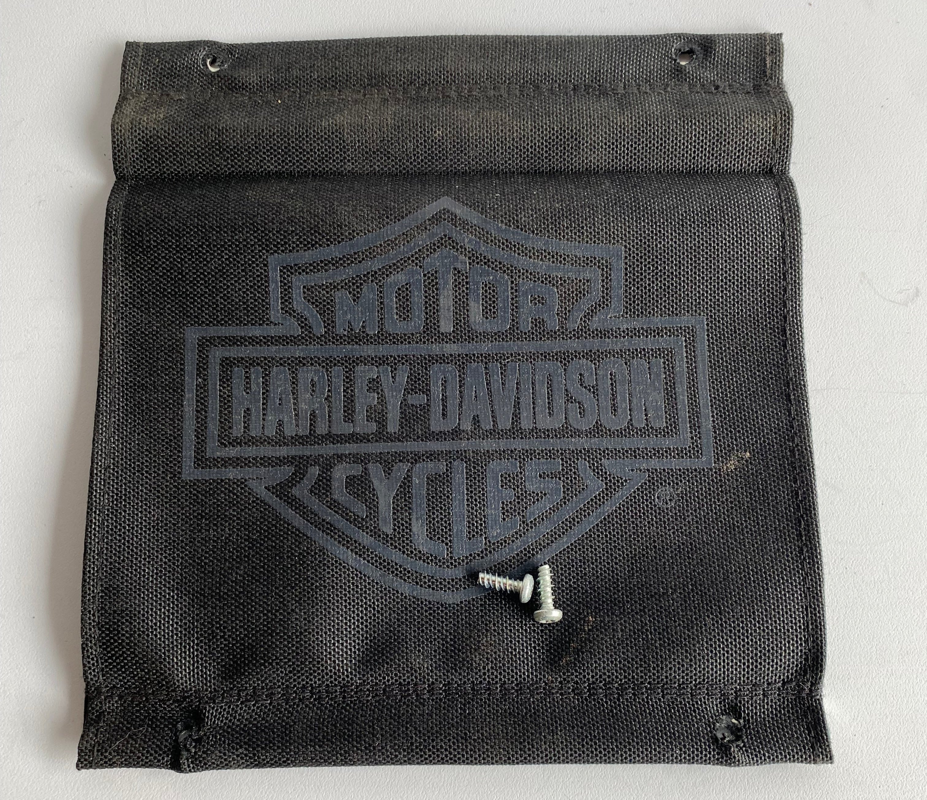 Sangle de maintien de couvercle de sacoche Harley Davidson REF OEM 53567-93