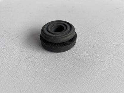 Caoutchouc de fixation de sacoche Touring Harley Davidson REF OEM 11464