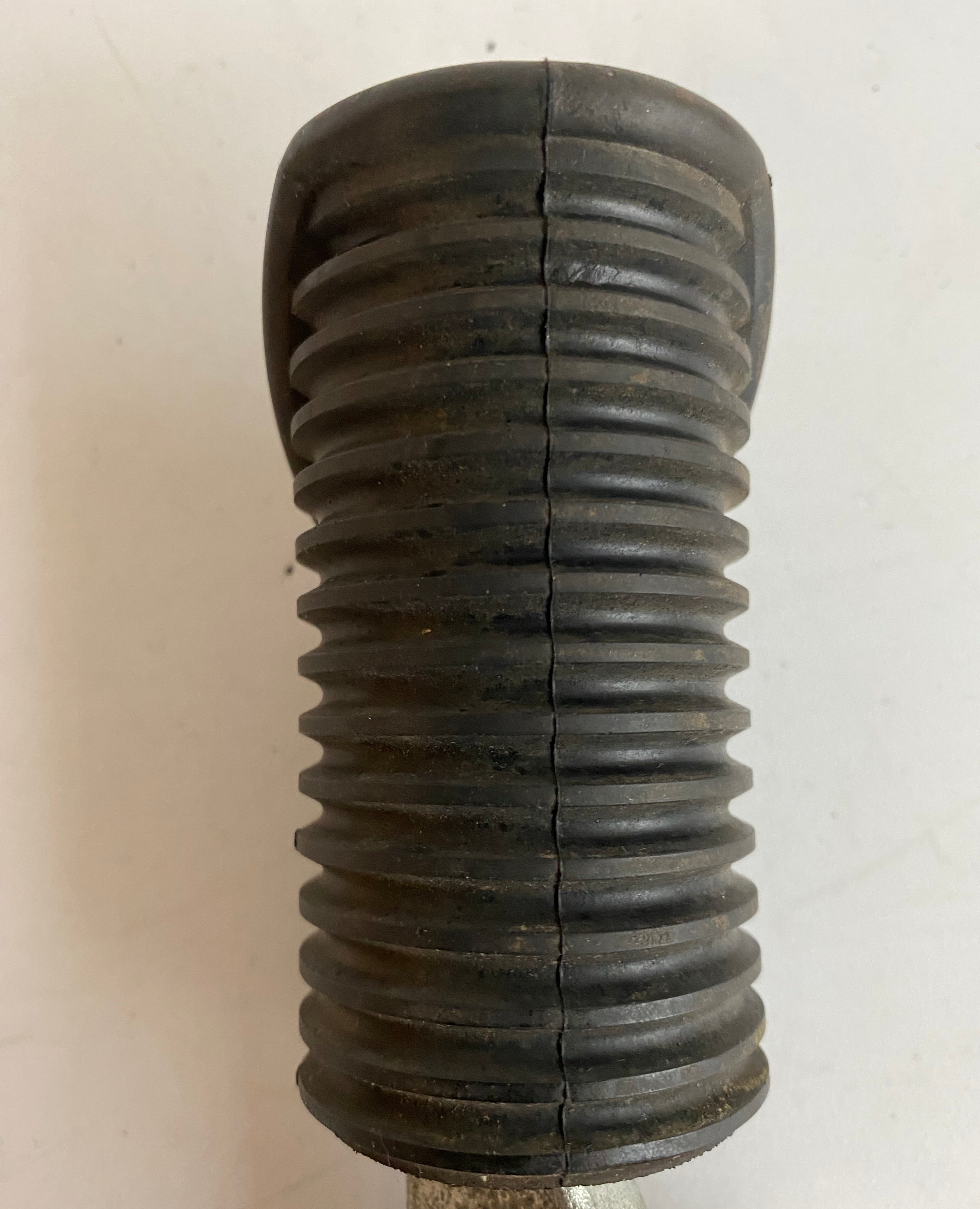 Cale pied pilote droit Harley Davidson REF OEM 50643-82