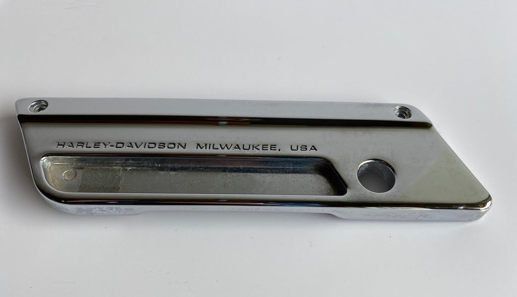 Cover charnière de sacoche gauche Harley Davidson REF OEM 90603-93A