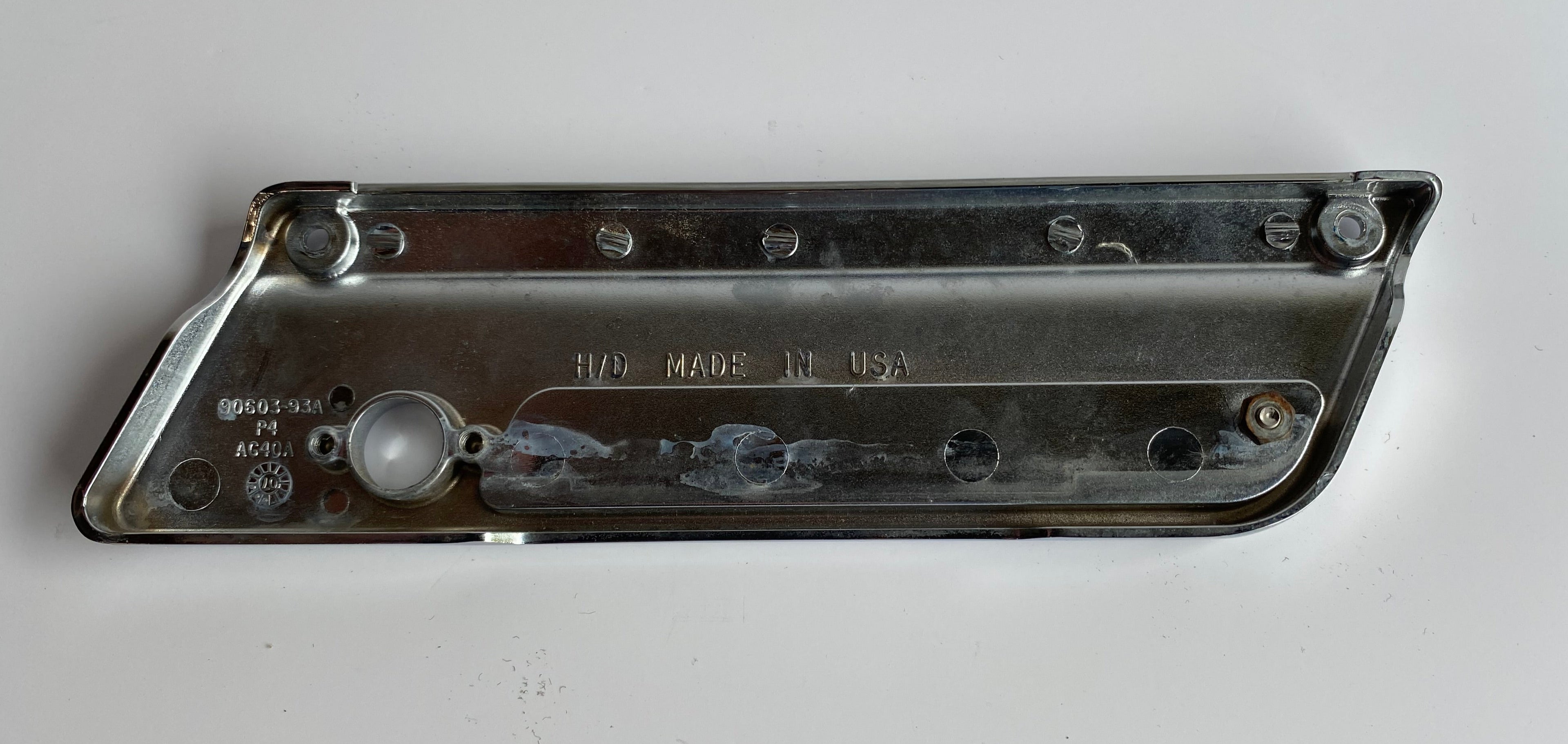 Cover charnière de sacoche gauche Harley Davidson REF OEM 90603-93A