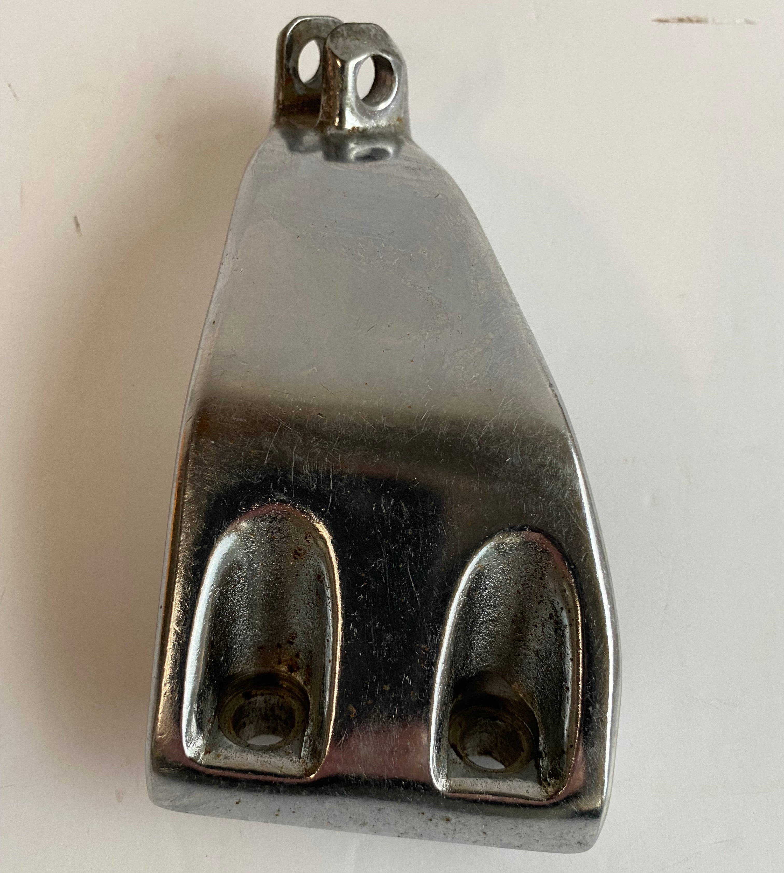 Support de cale pied gauche pilote Dyna Harley Davidson REF OEM 50639-90A