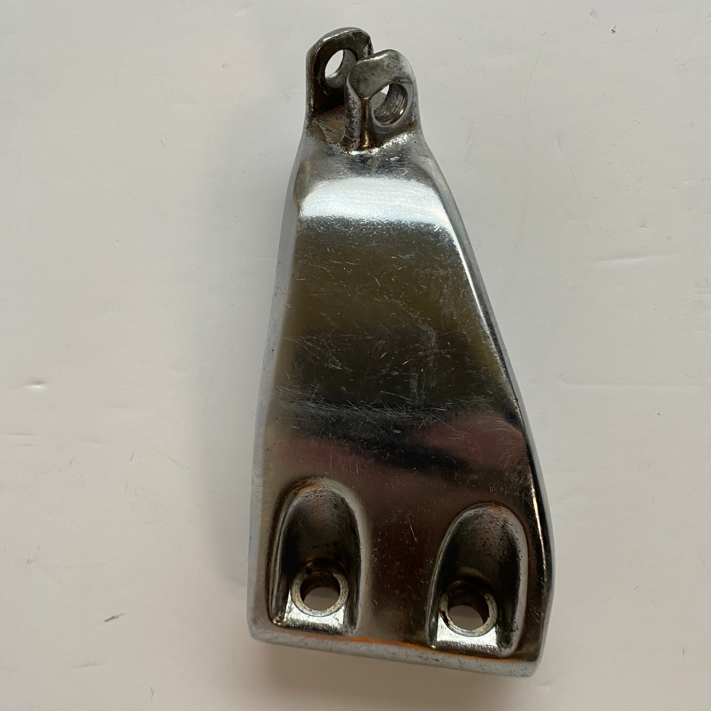 Support de cale pied gauche pilote Dyna Harley Davidson REF OEM 50639-90A