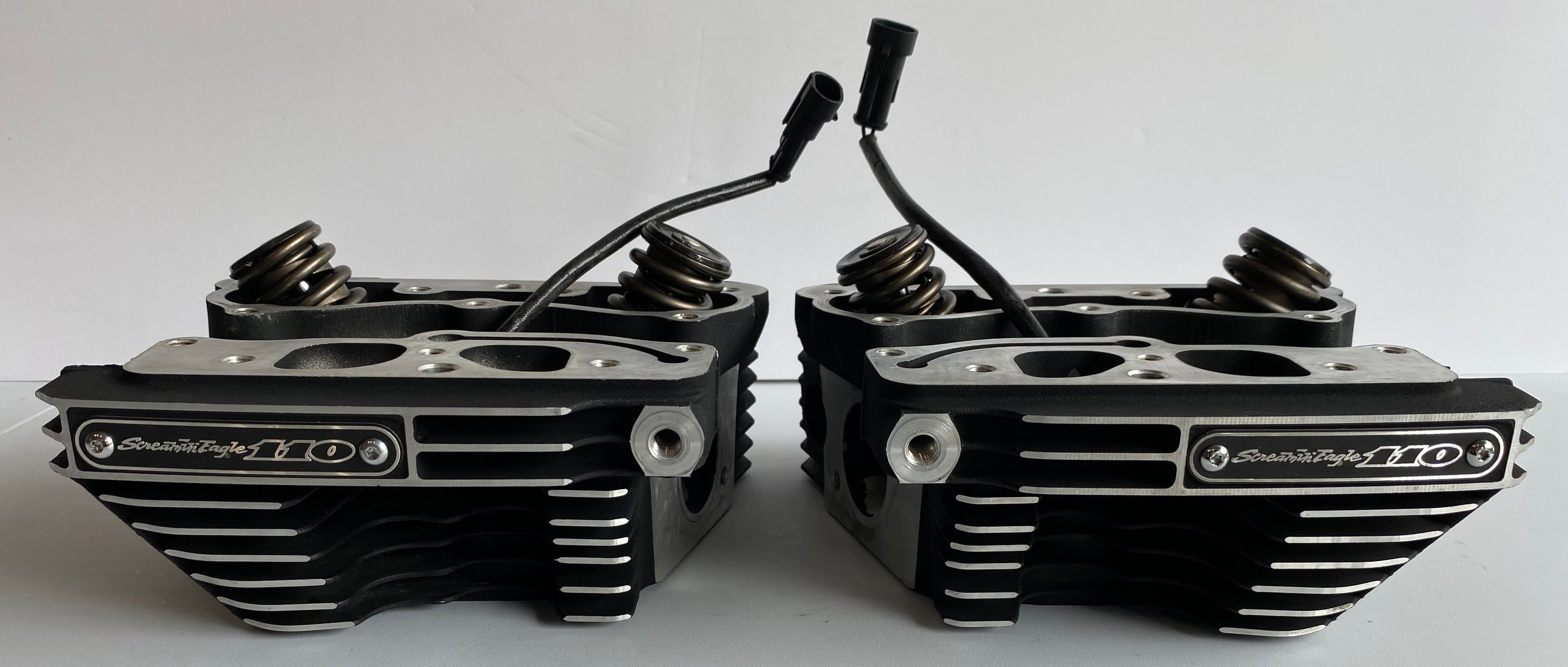 Jeu de culasses de moteur Twin cam 110 Harley Davidson REF OEM 17251-07B & 17252-07A