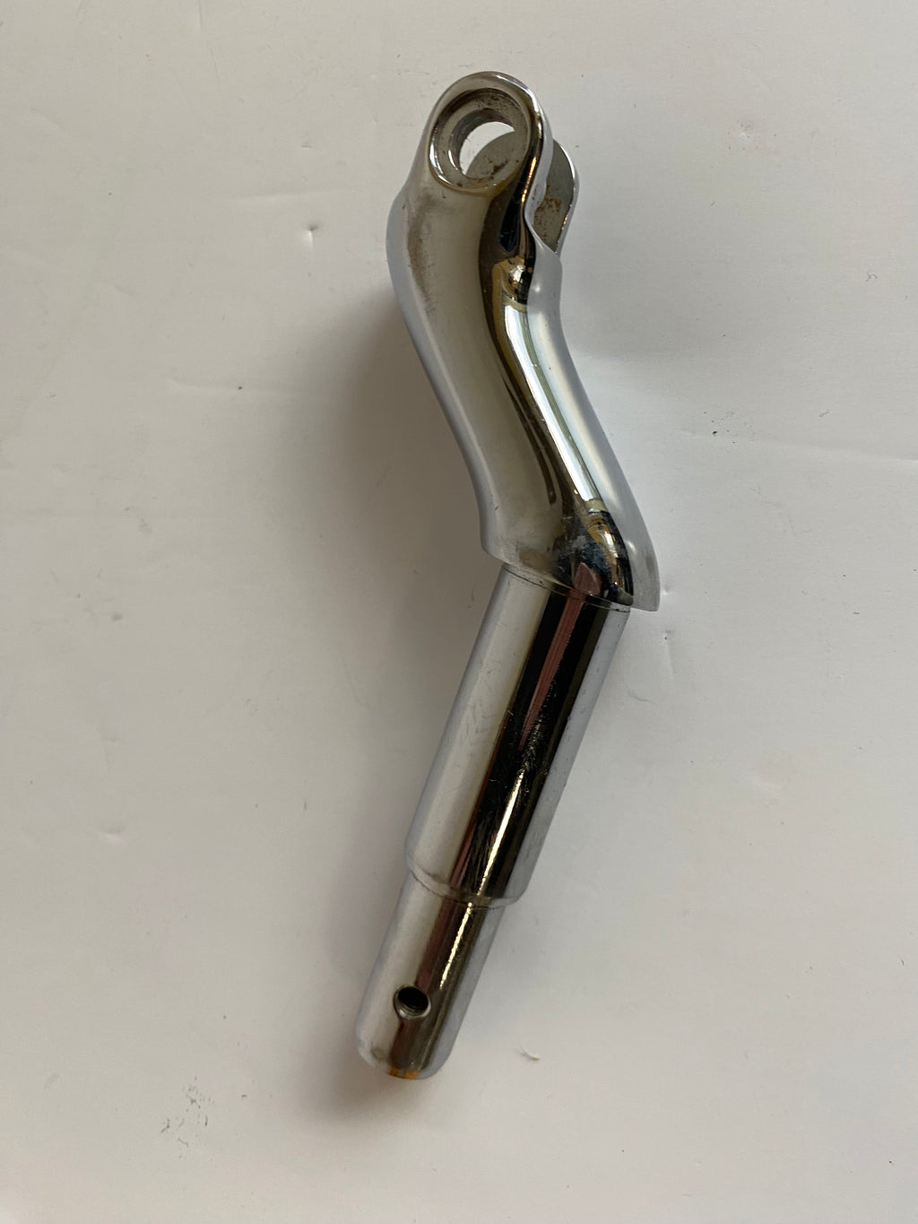 Support cale pied pilote gauche VRSC Harley Davidson REF OEM 50274-02A