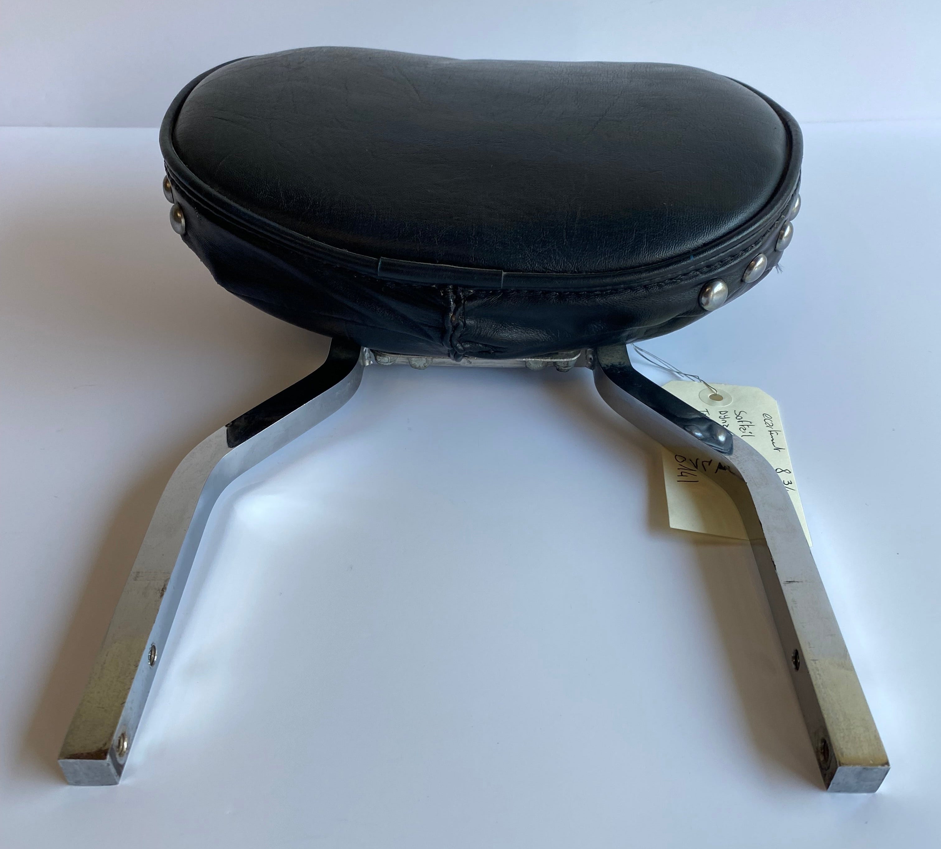 Sissy bar 8-3/4 section carré Harley Davidson REF MCS 903141