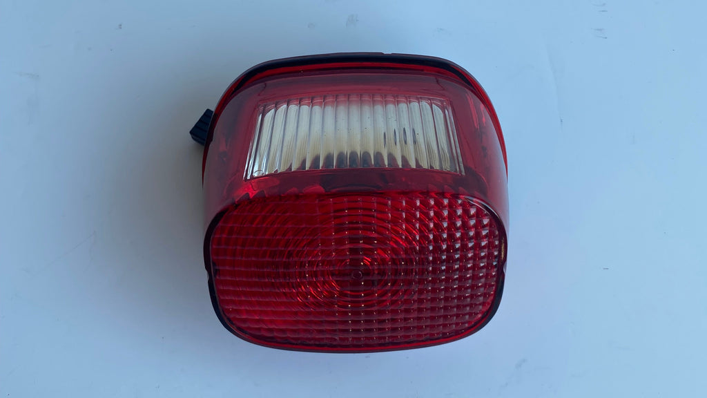 Cabochon de feu arrière Harley Davidson REF OEM : 68141-04