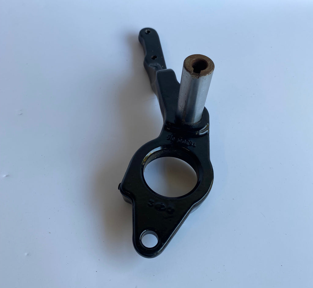 Support moteur arrière VROD Harley Davidson REF OEM 16300-06