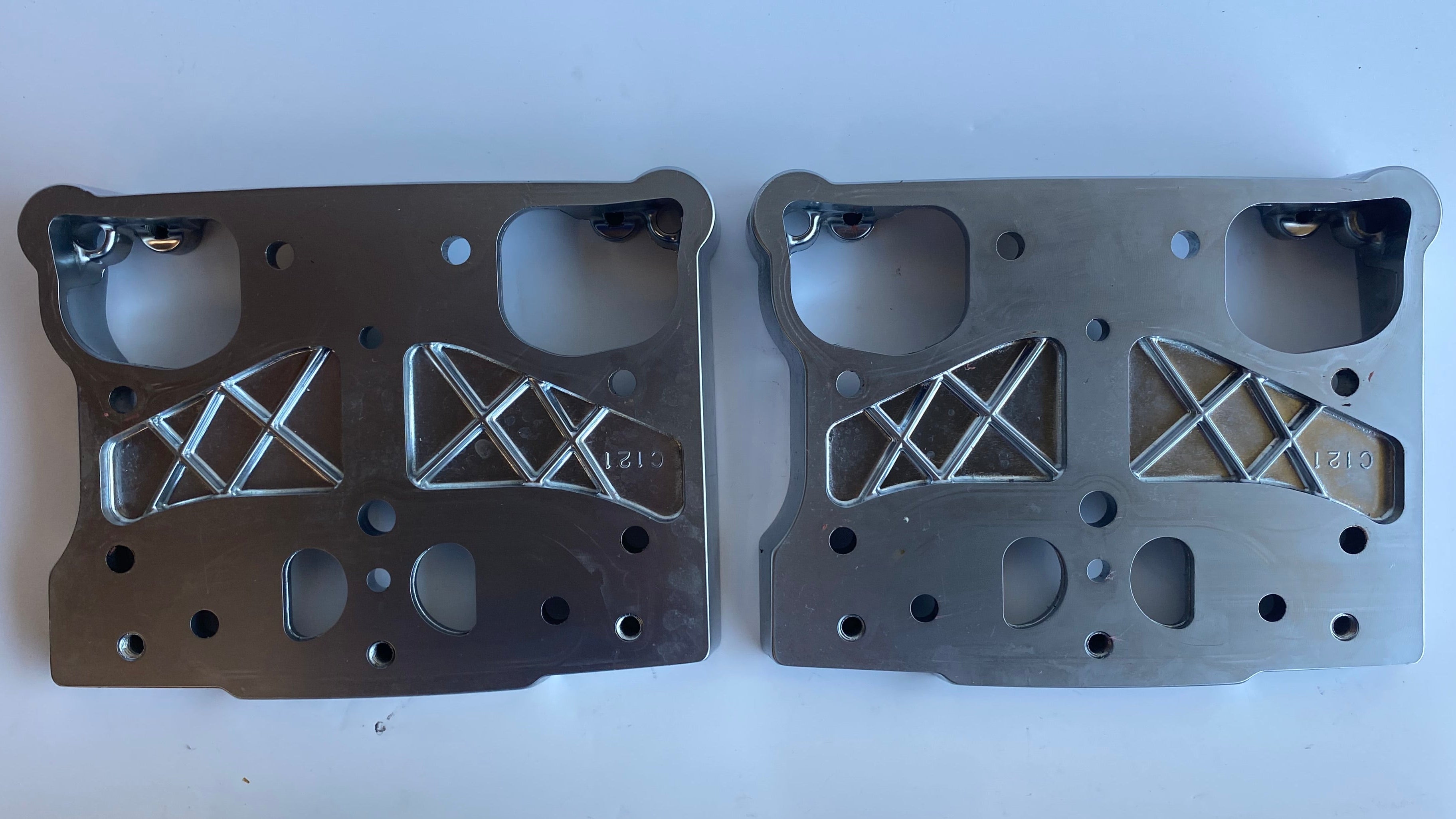 Jeu de caches culbuteurs Chrome Satin Softail Fat Boy Spécial Harley Davidson REF OEM 17587-10 & 17595-10