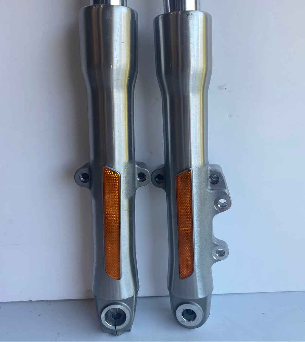 Jeu de bras de fourche 41 mm Dyna Switchback Harley Davidson REF OEM 45400023 & 45400024